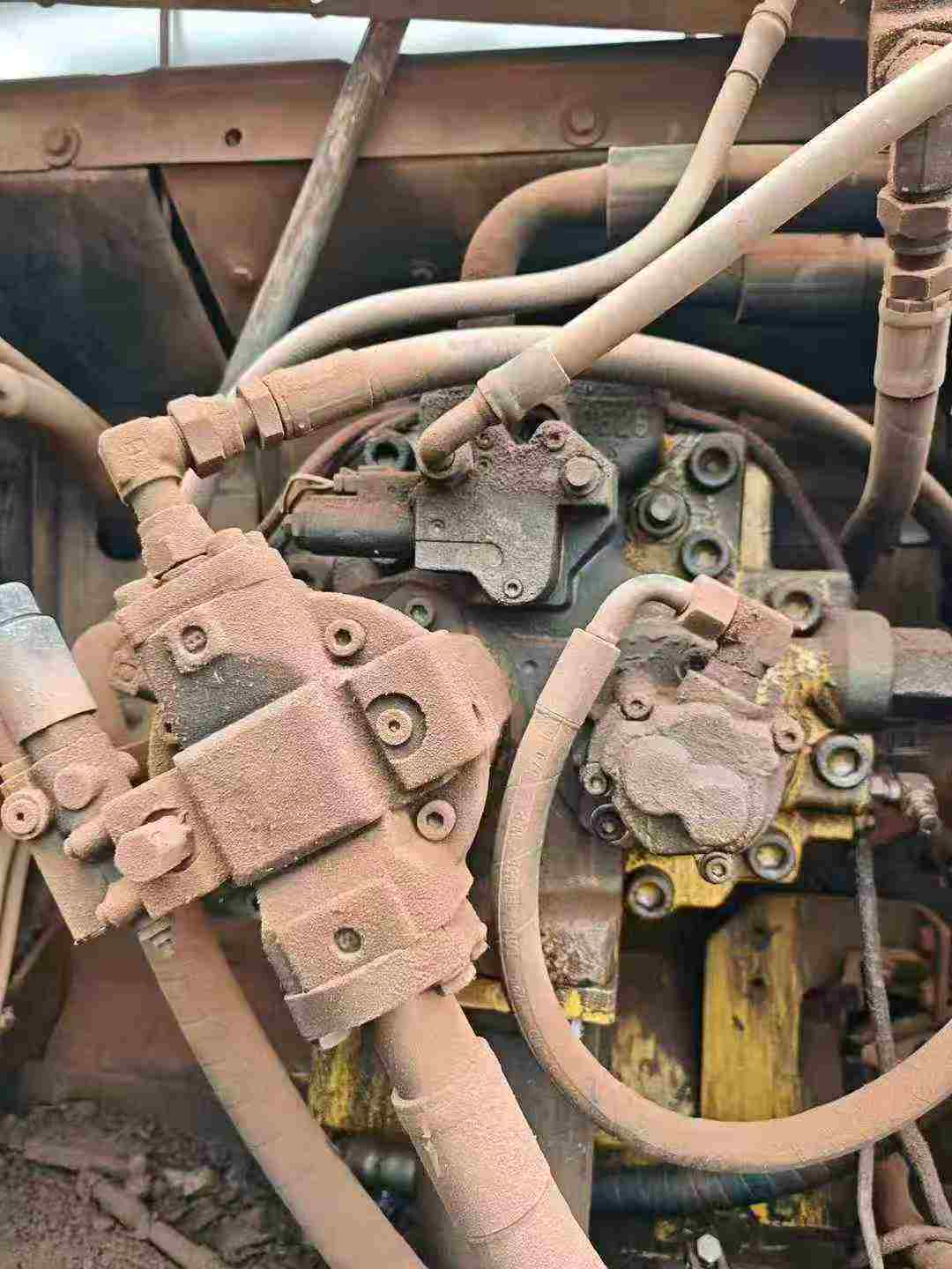 شراء حفارة Caterpillar 336E مستعملة / 8