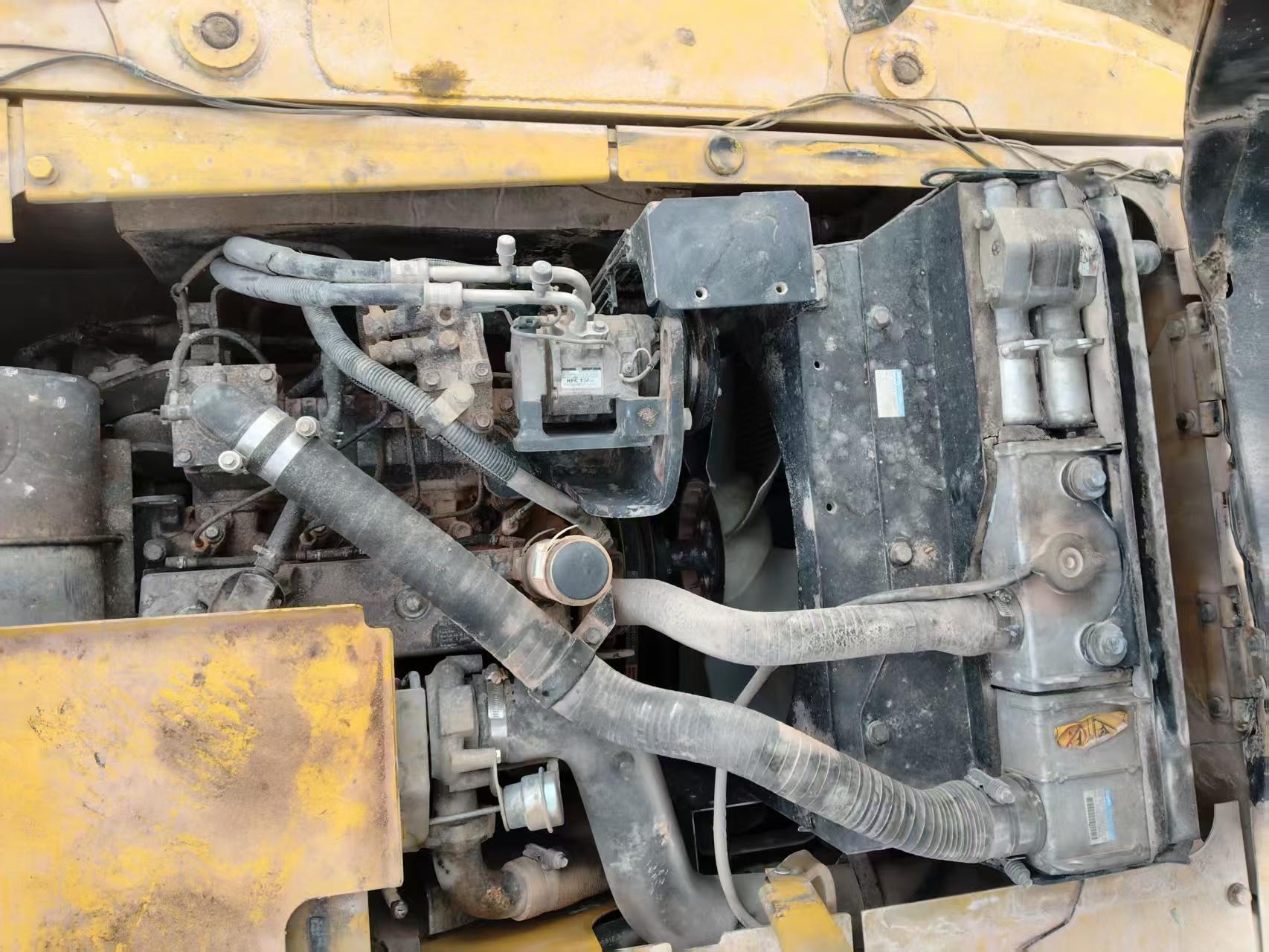 شراء حفارة Komatsu PC130 مستعملة / 4