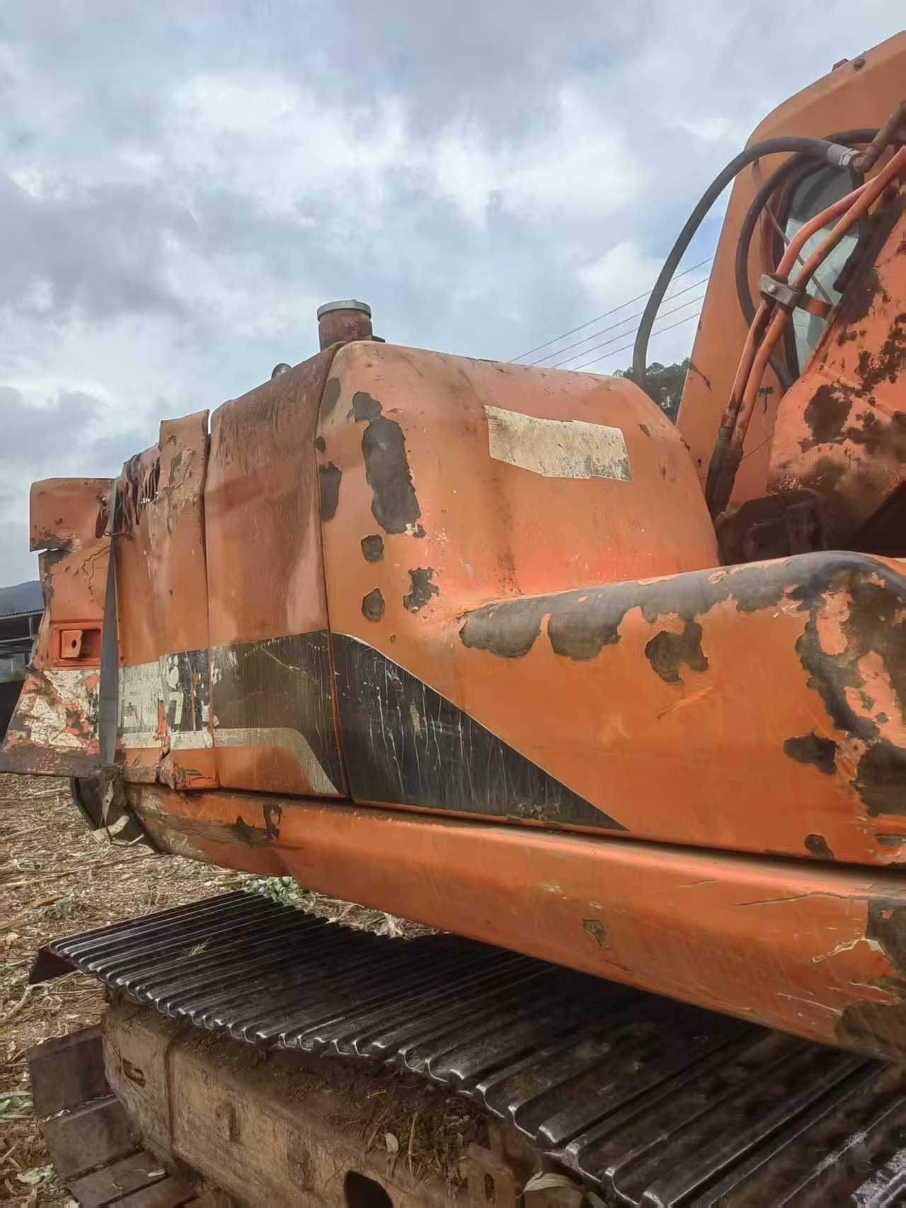 شراء حفارة Doosan DH150-7 مستعملة / 2