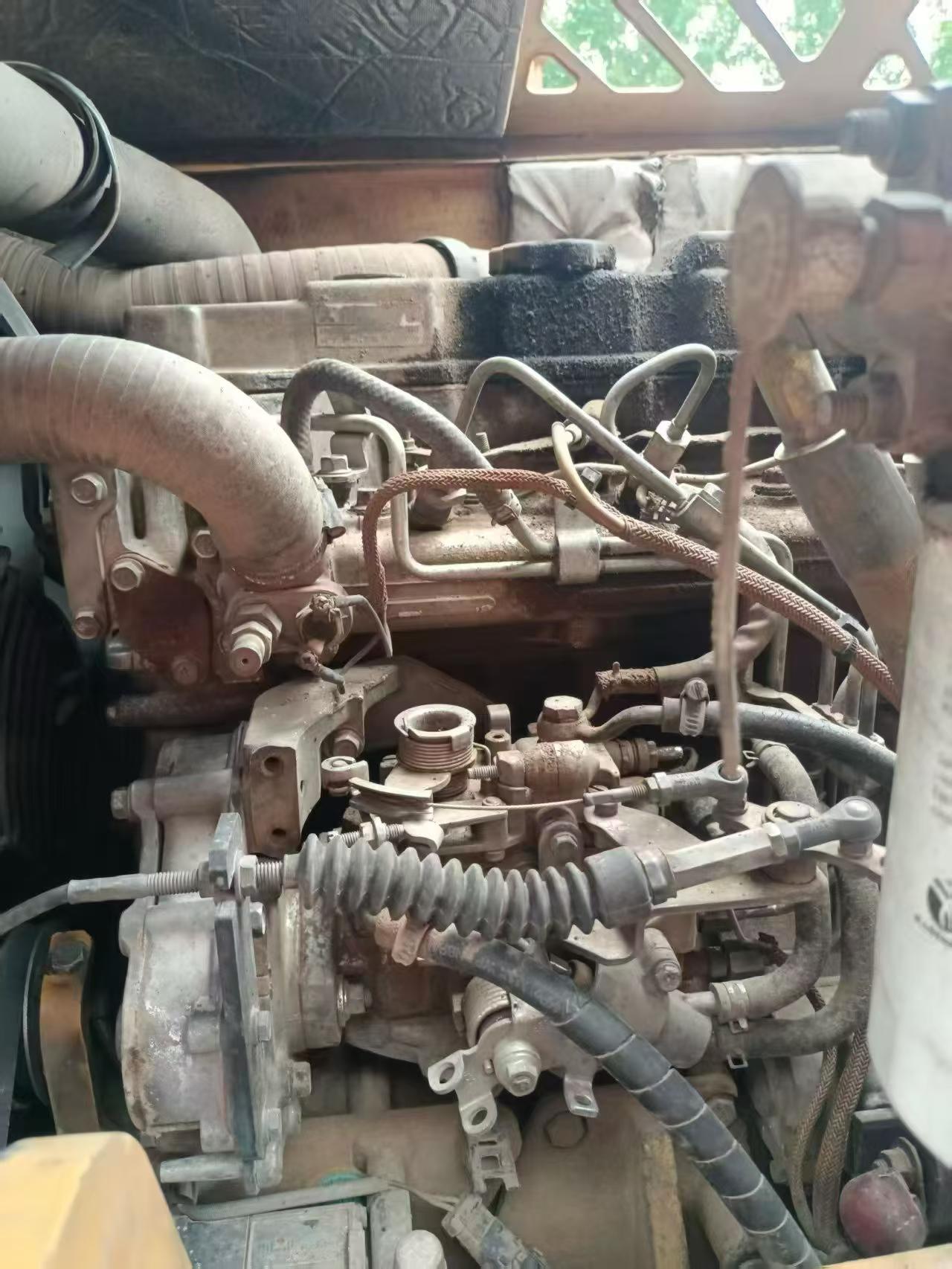 شراء حفارة Caterpillar 307B مستعملة / 3