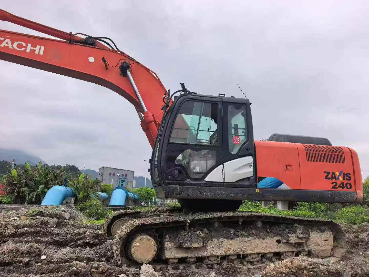 Buy Hitachi ZX240-5A Used Excavator / 6