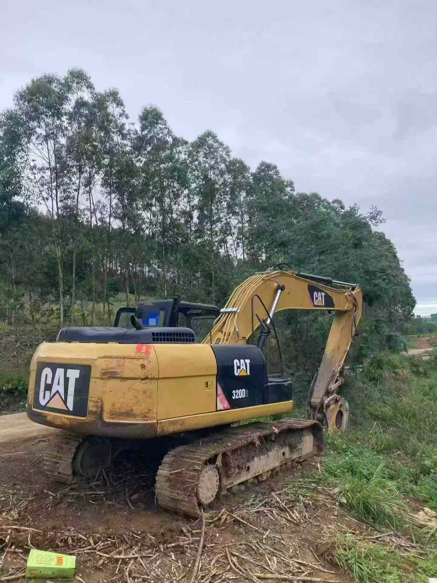 Buy Caterpillar 320D Used Excavator / 2