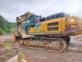 Buy XCMG XE370D Used Excavator / 4 Buy XCMG XE370D Used Excavator / 4