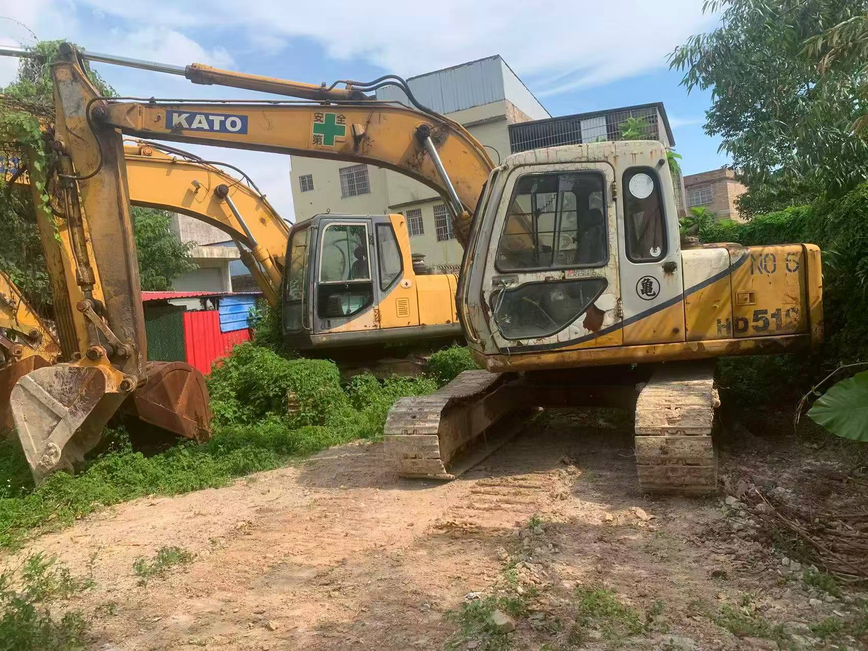Buy Kato HD512-6 Used Excavator