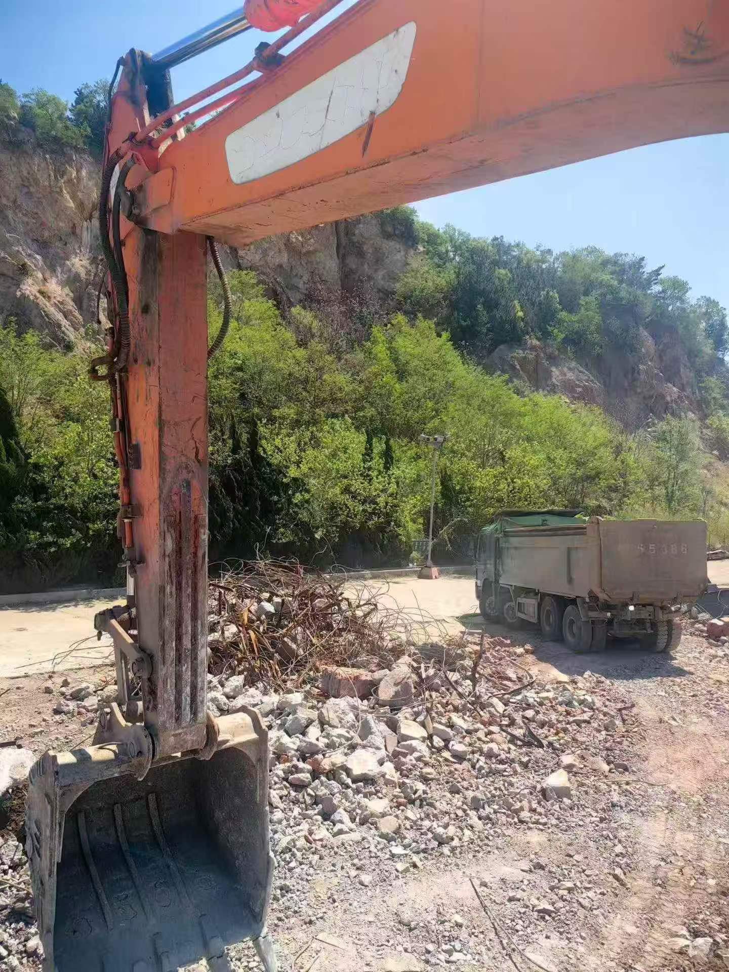 شراء حفارة Doosan DX260LC مستعملة / 8