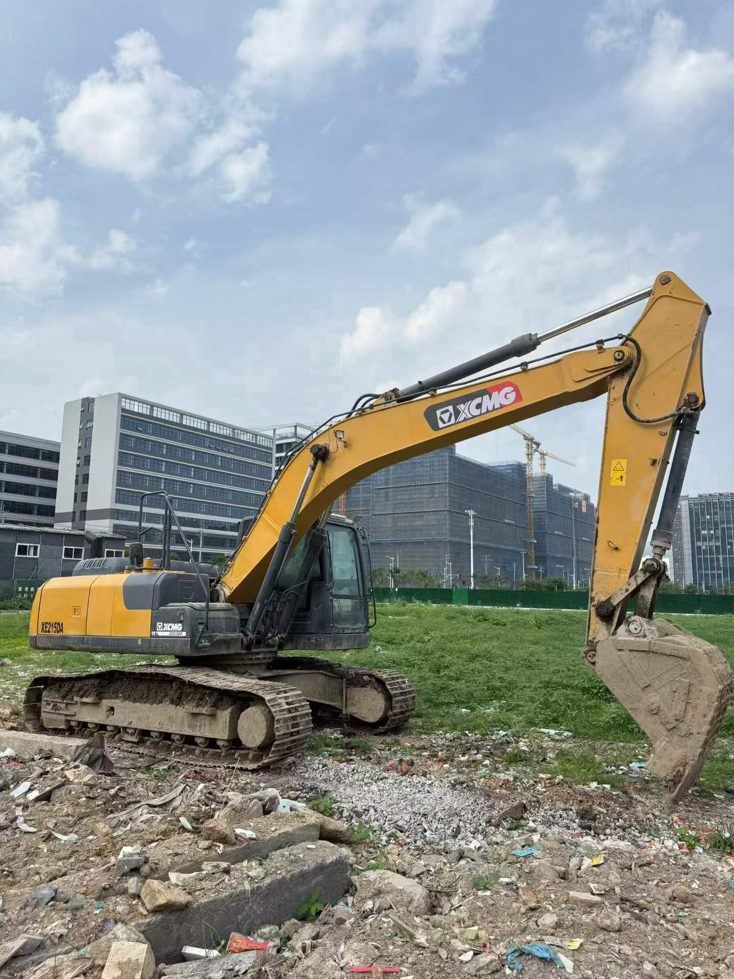 شراء حفارة XCMG XE215DA مستعملة / 2