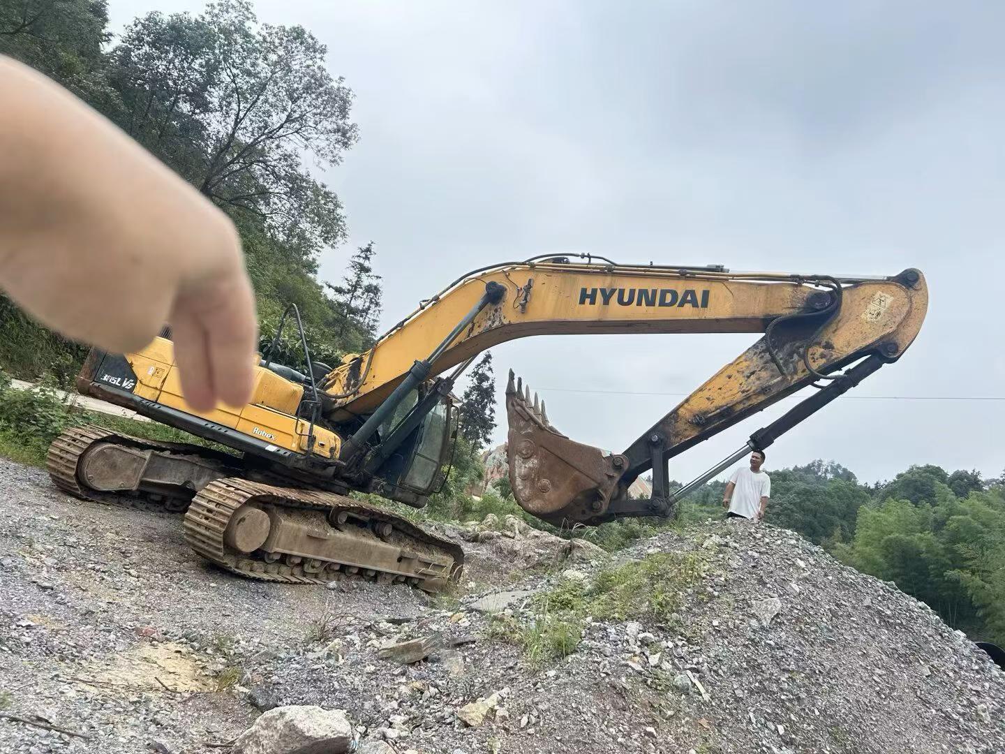Buy Hyundai R350LVS Used Excavator / 2