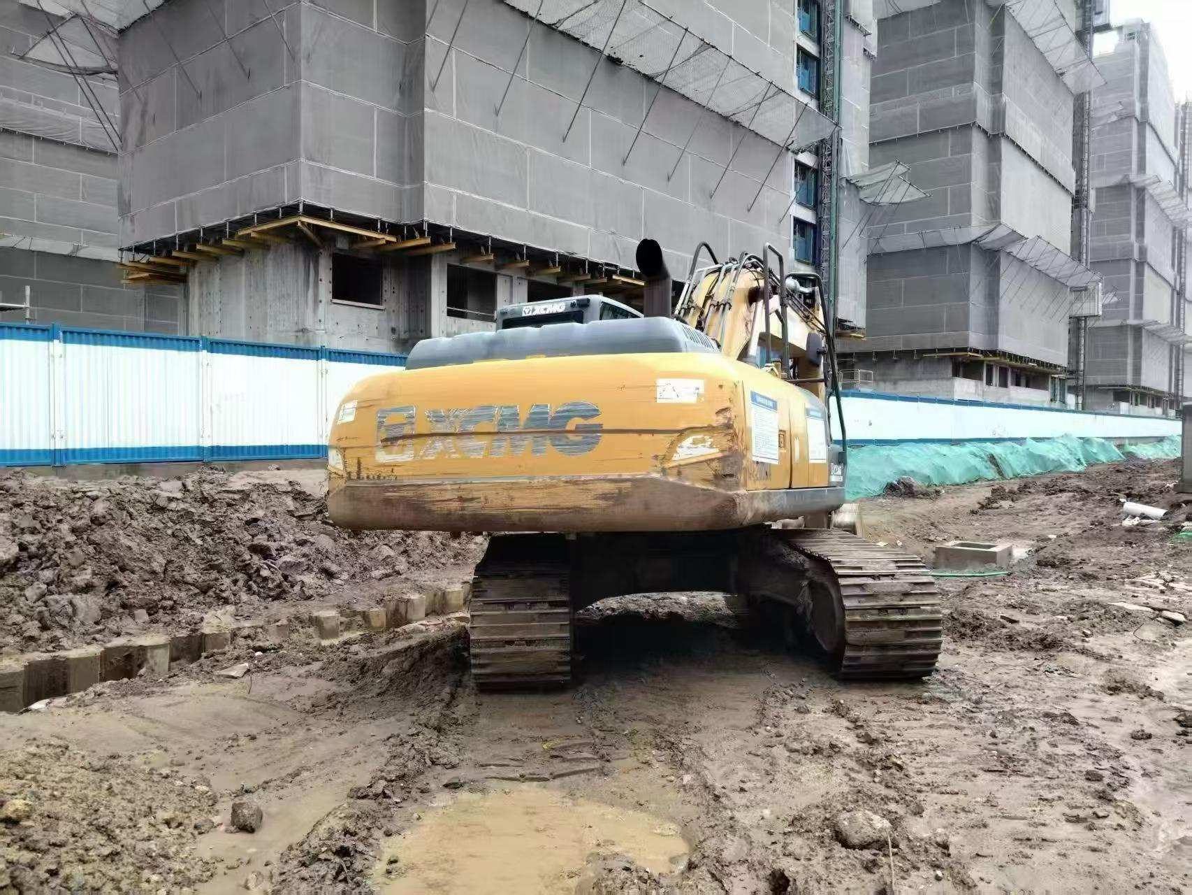شراء حفارة XCMG XE200 مستعملة / 2