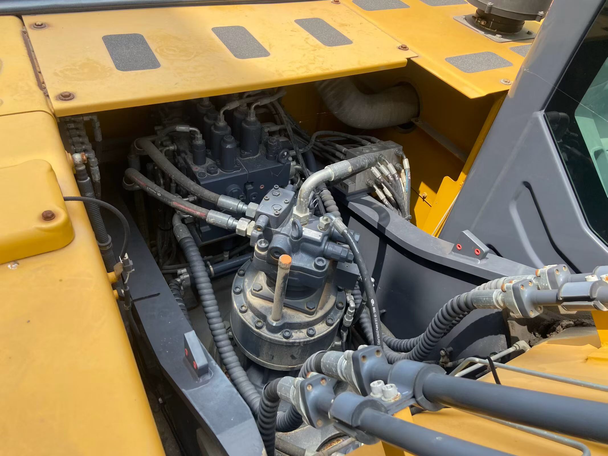 شراء حفارة XCMG XE215 مستعملة / 5