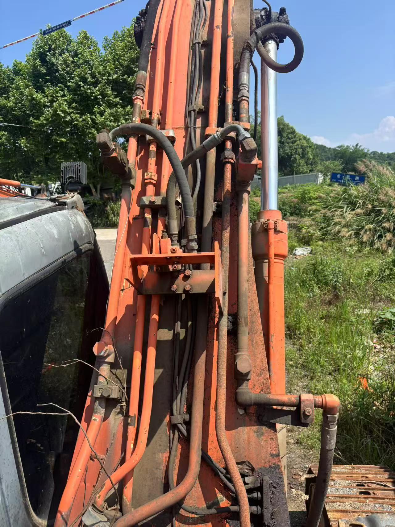 شراء حفارة Hitachi EX250-5 مستعملة / 8
