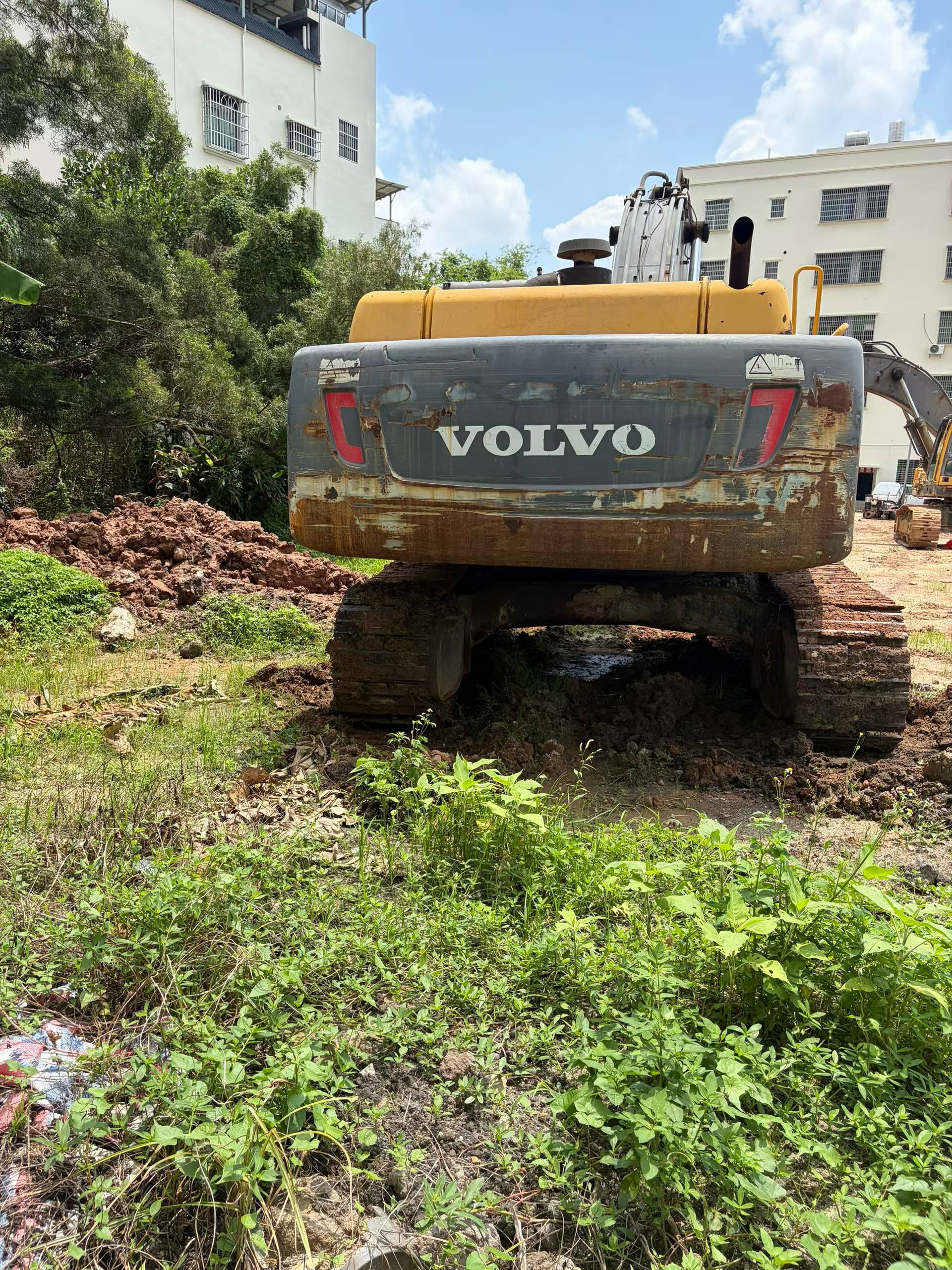شراء حفارة Volvo EC360BL مستعملة / 2