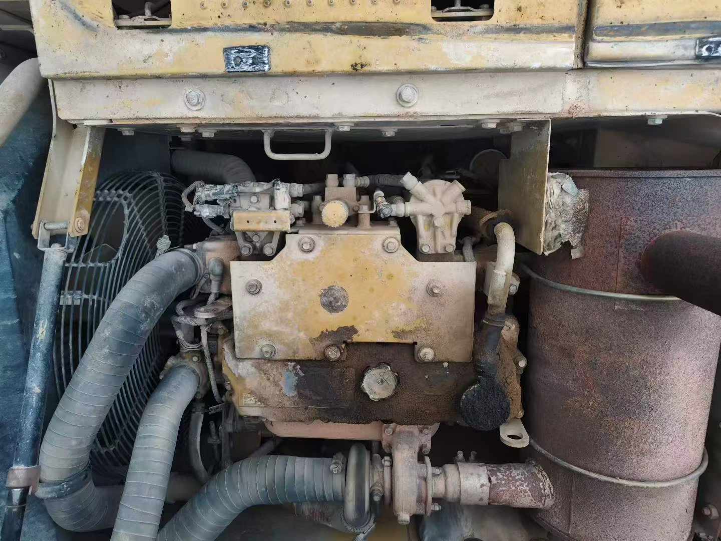 شراء حفارة Caterpillar M318 مستعملة / 2
