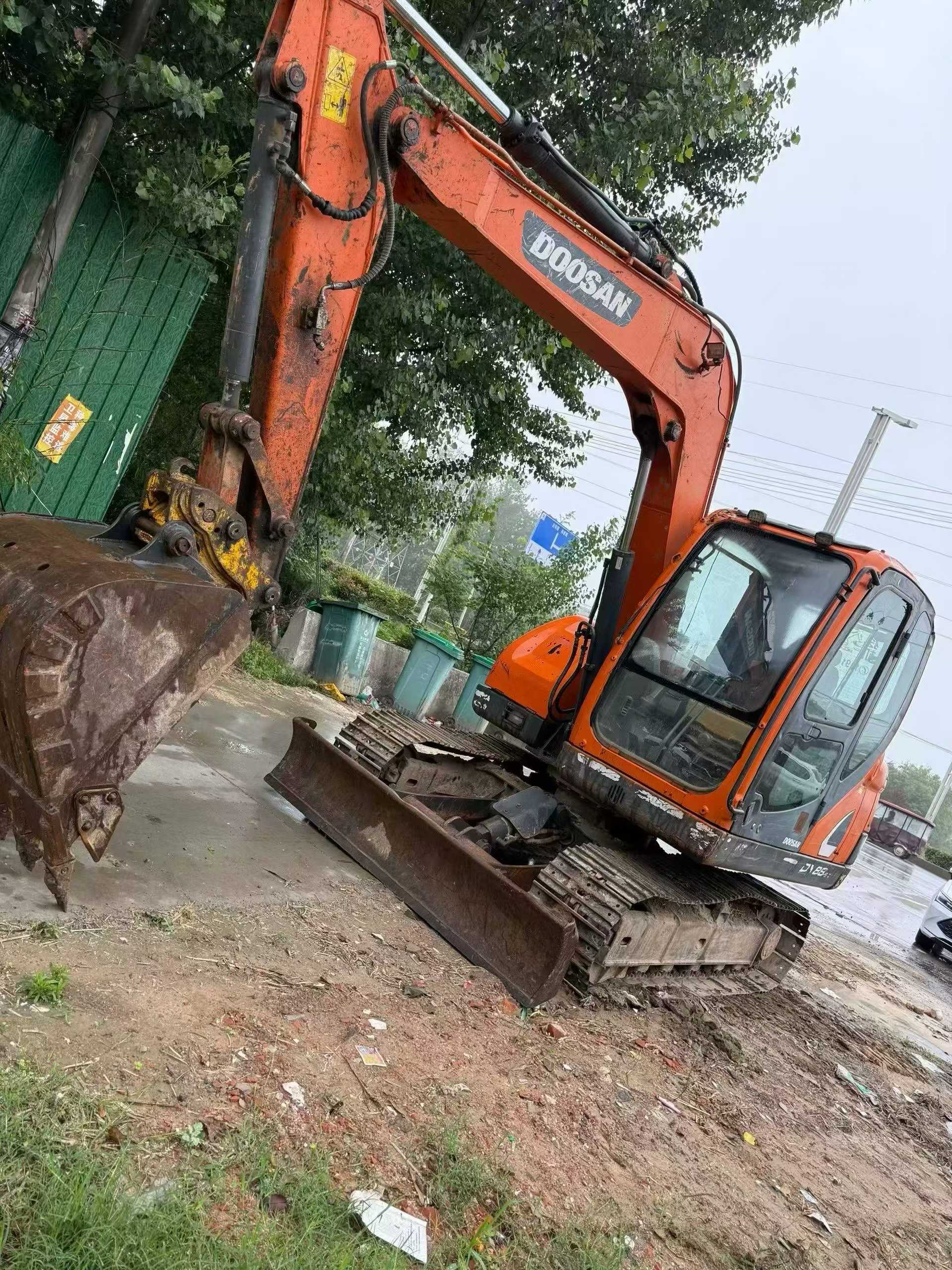 Buy Doosan DX75 Used Excavator / 2