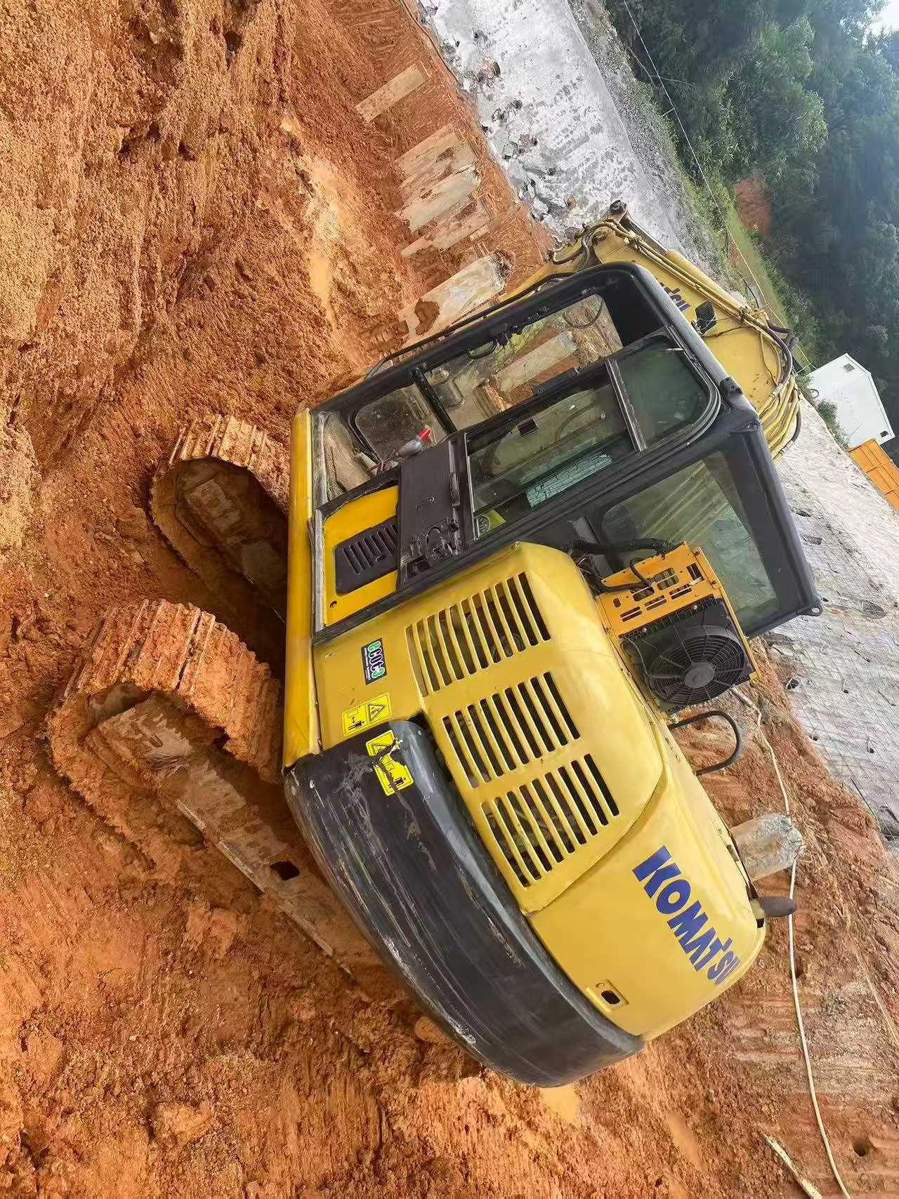 Buy Komatsu PC60-8 Used Excavator / 2
