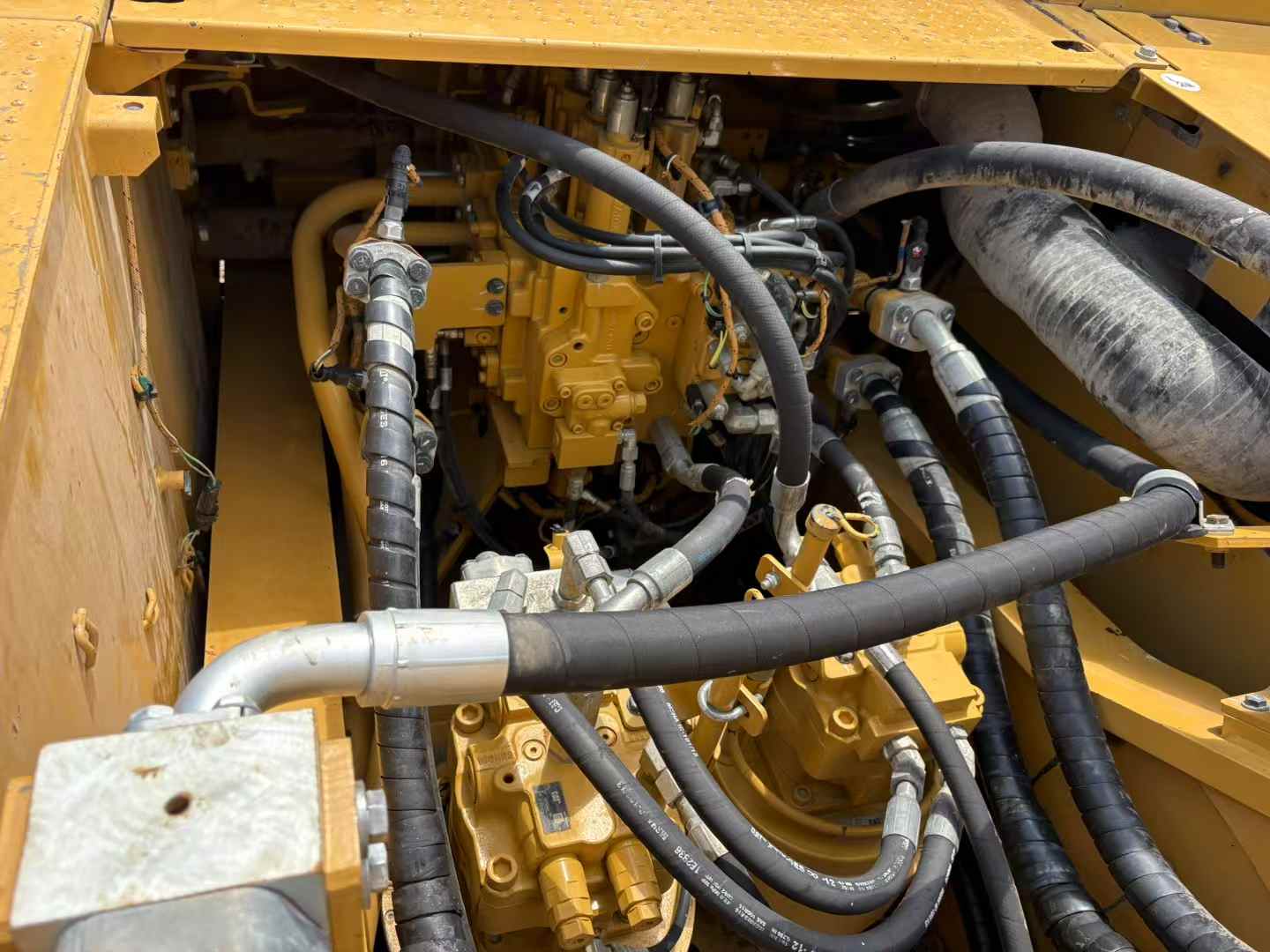 Buy Caterpillar 349E Used Excavator / 7