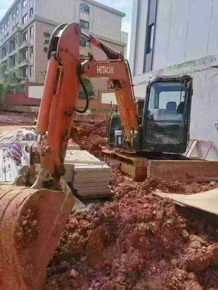 Buy Hitachi ZX60 Used Excavator / 5