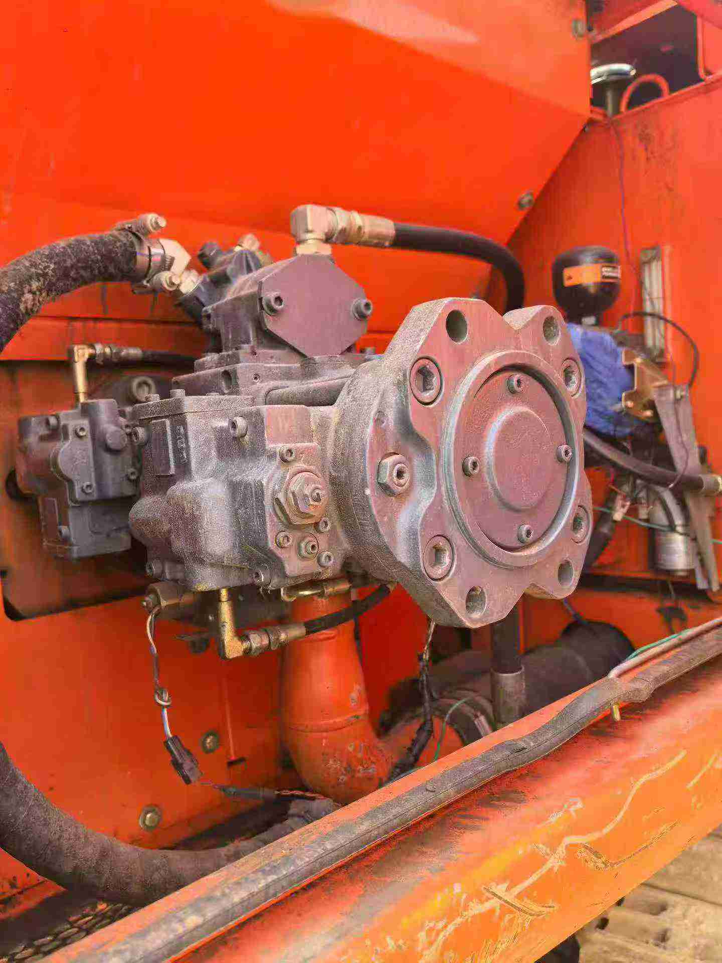 شراء حفارة Doosan DH215-7 مستعملة / 6