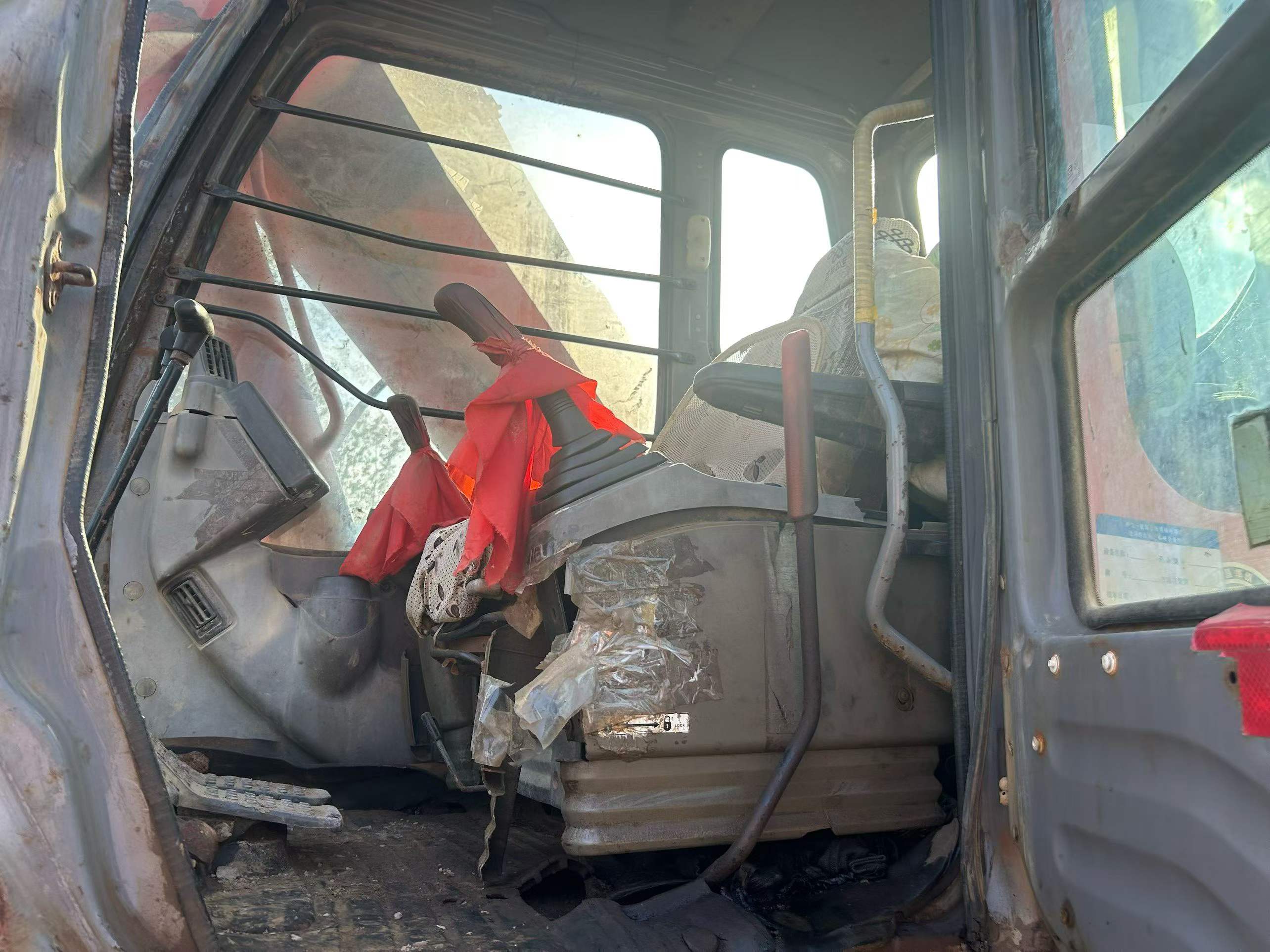 Buy Hitachi ZX240LC Used Excavator / 8