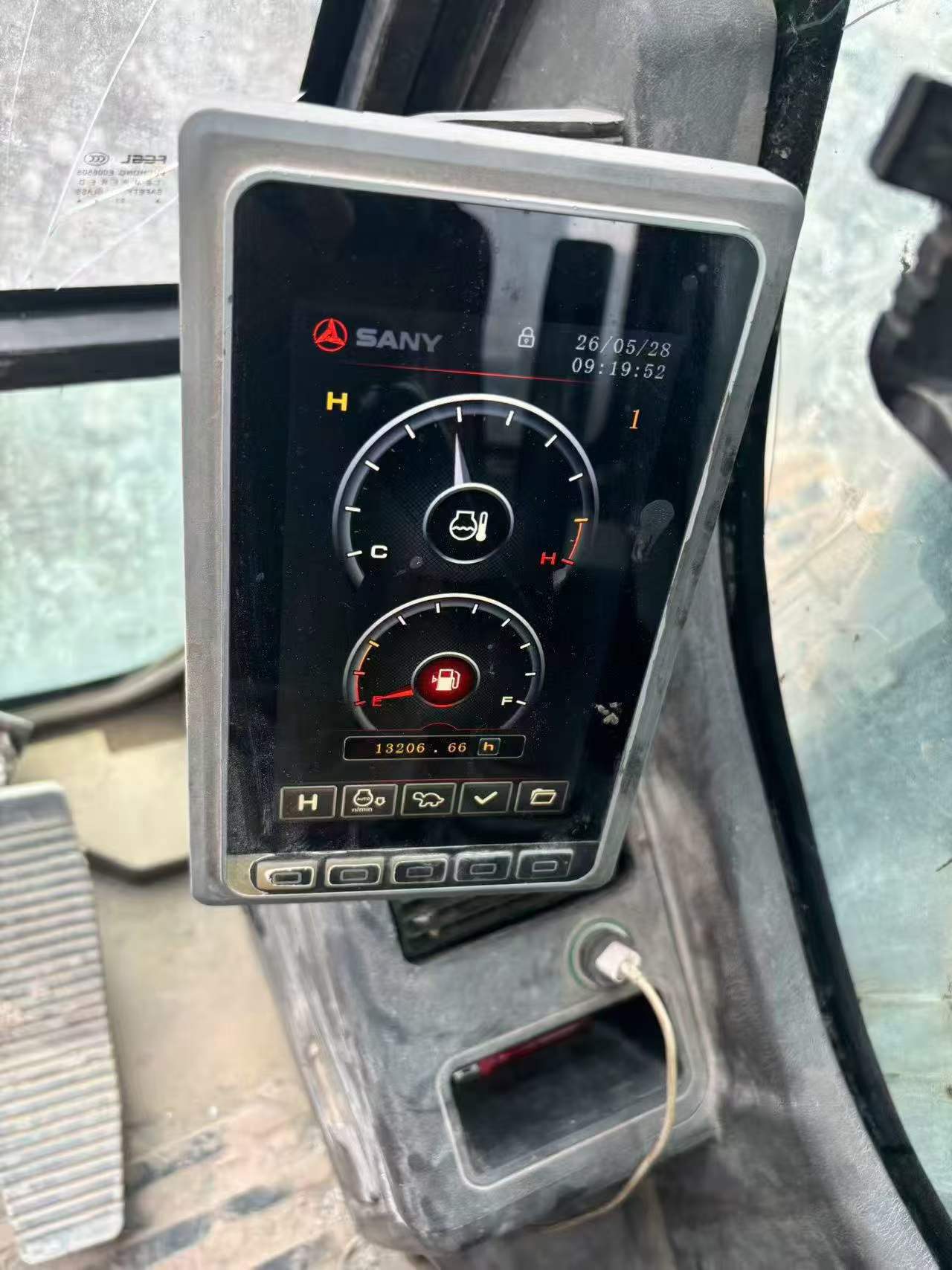 Buy Sany SY200C Used Excavator / 2