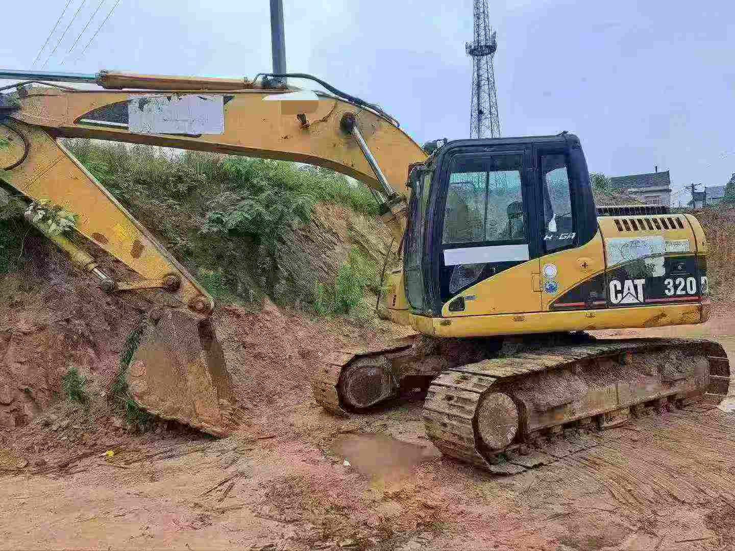 Buy Caterpillar 320D Used Excavator / 3