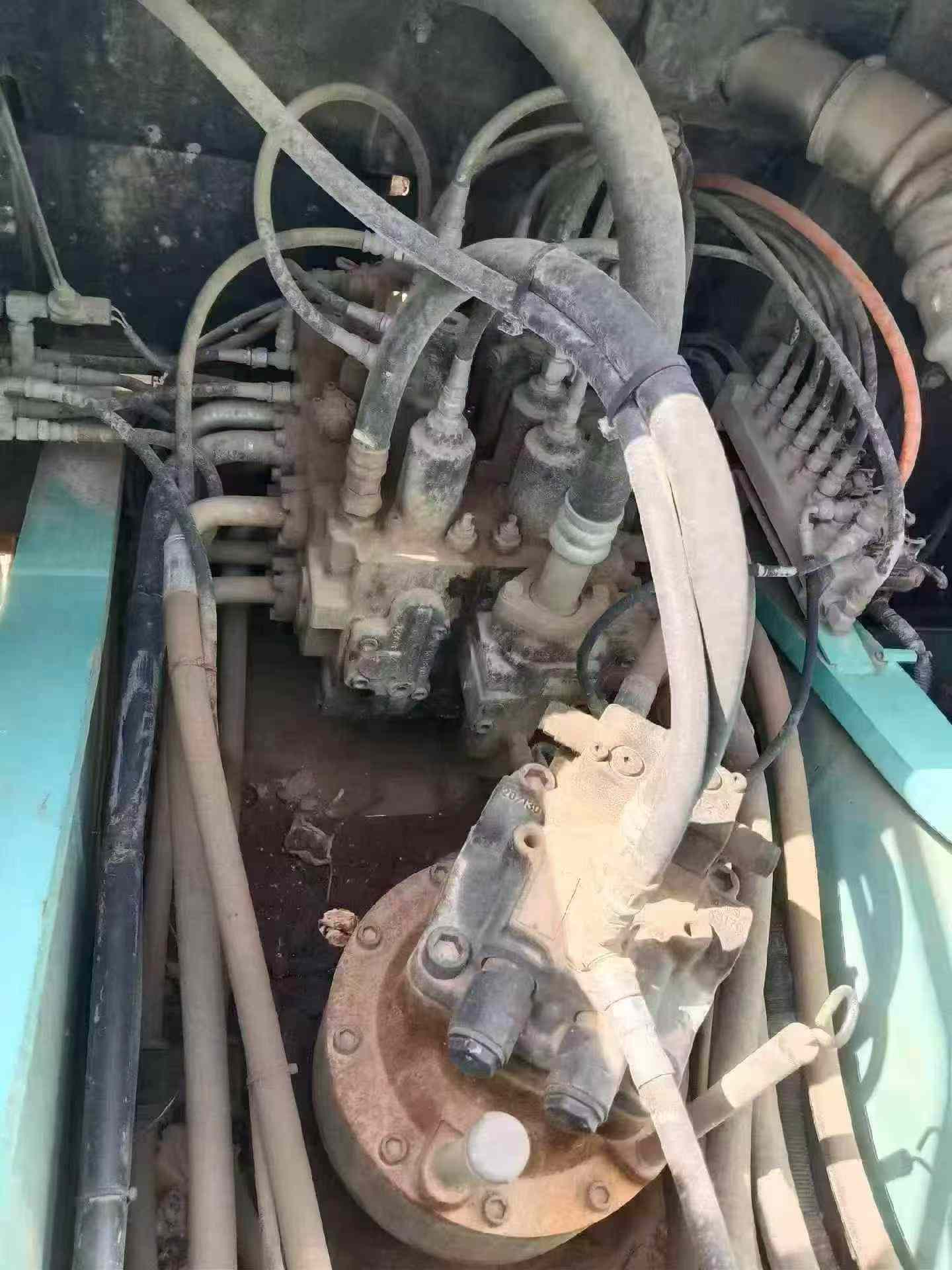 Buy Kobelco SK200-2 Used Excavator / 4