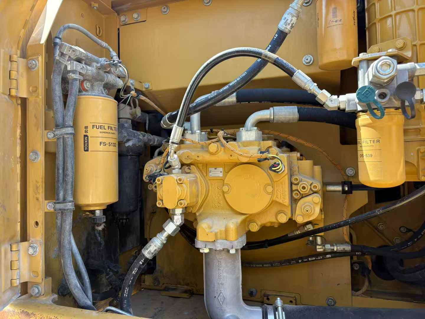 Buy Caterpillar 323D2L Used Excavator / 8