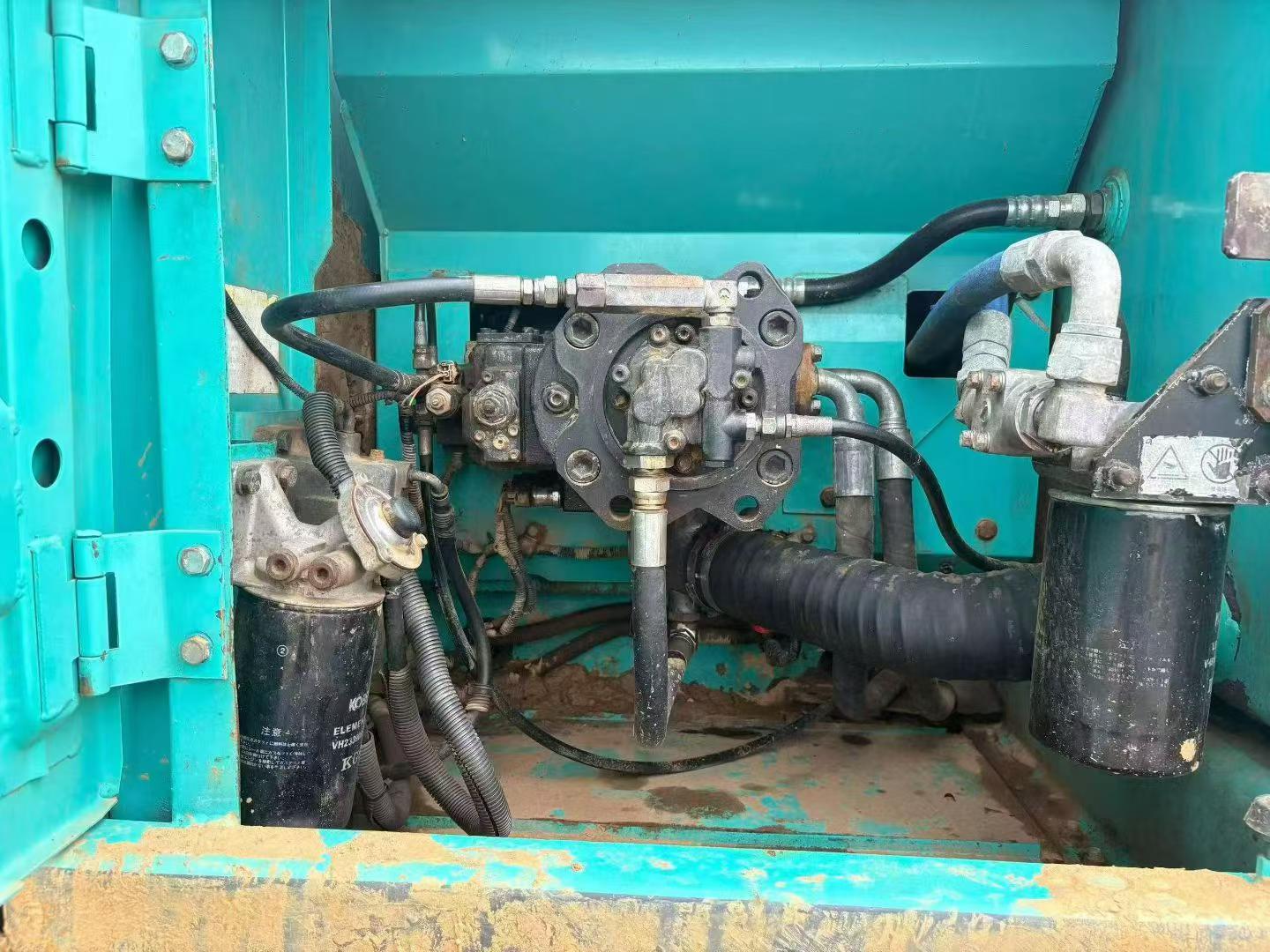 Buy Kobelco SK200-2 Used Excavator / 6