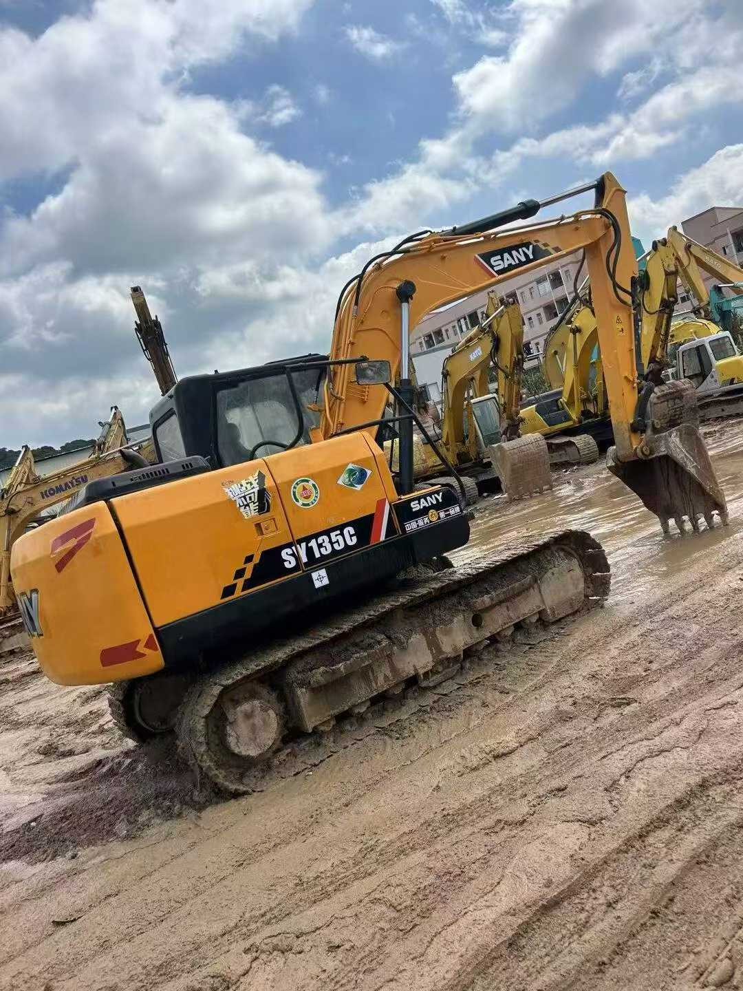 شراء Sany SY135 مستعمل حفارة