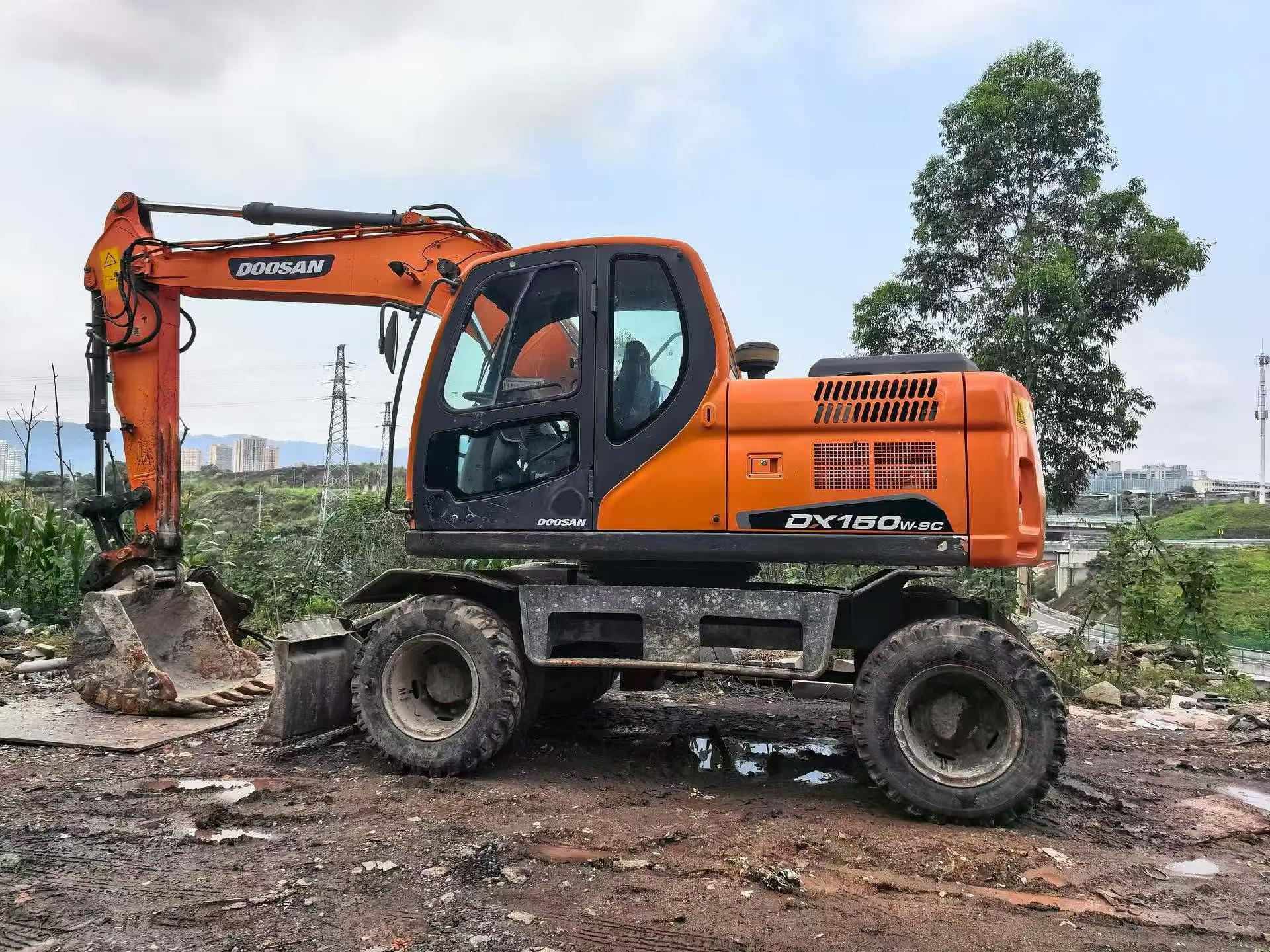 Buy Doosan DH150 Used Excavator / 3