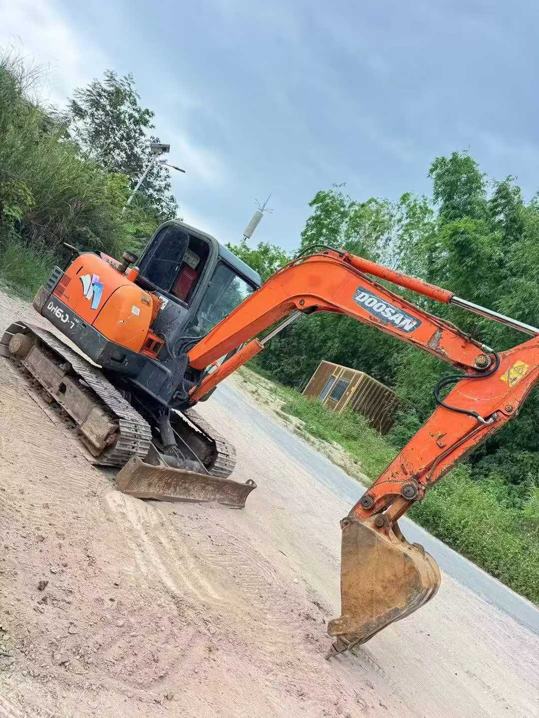 شراء Doosan DH60 مستعمل حفارة