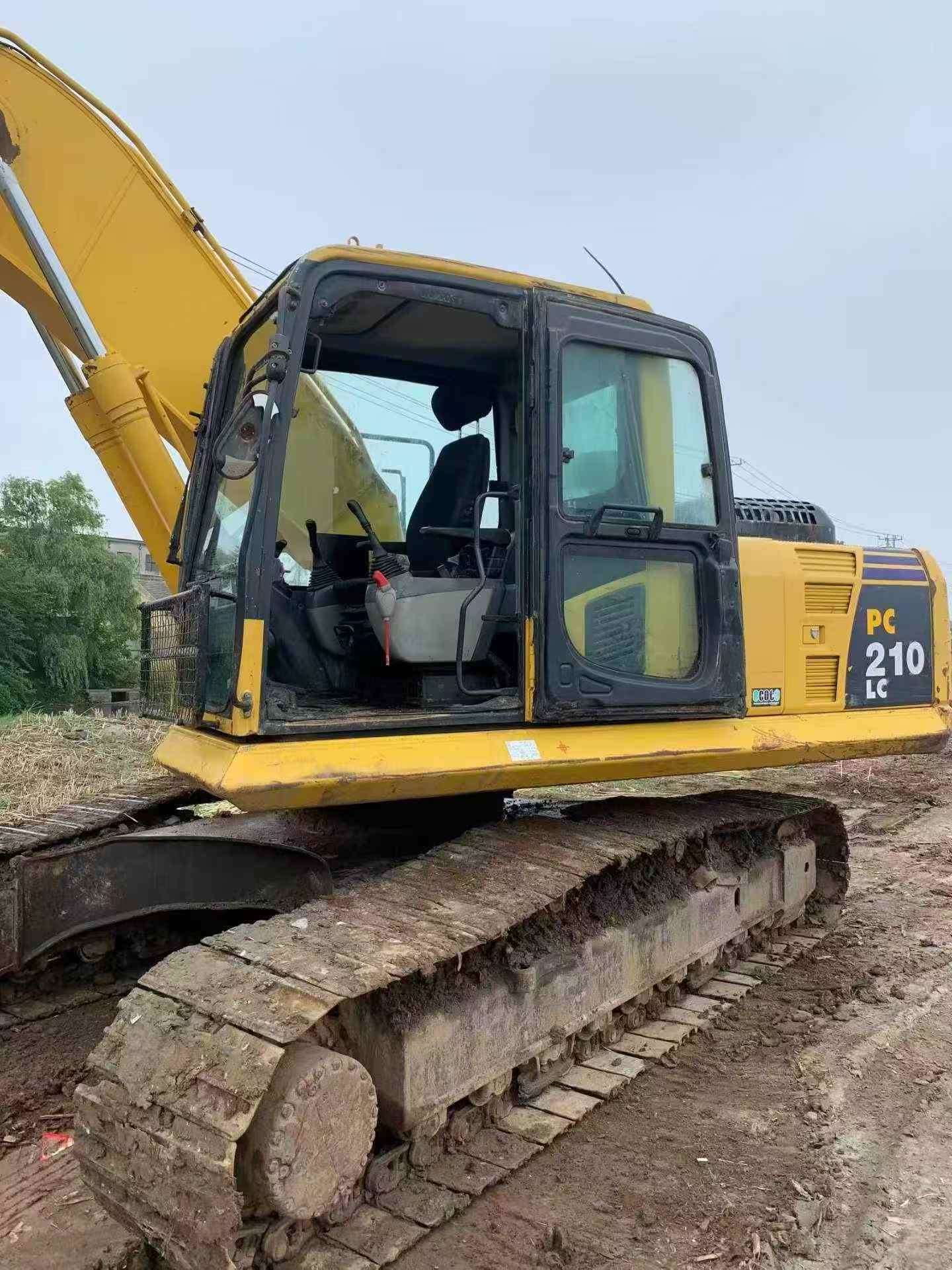 Buy Komatsu PC210LC-8 Used Excavator / 7