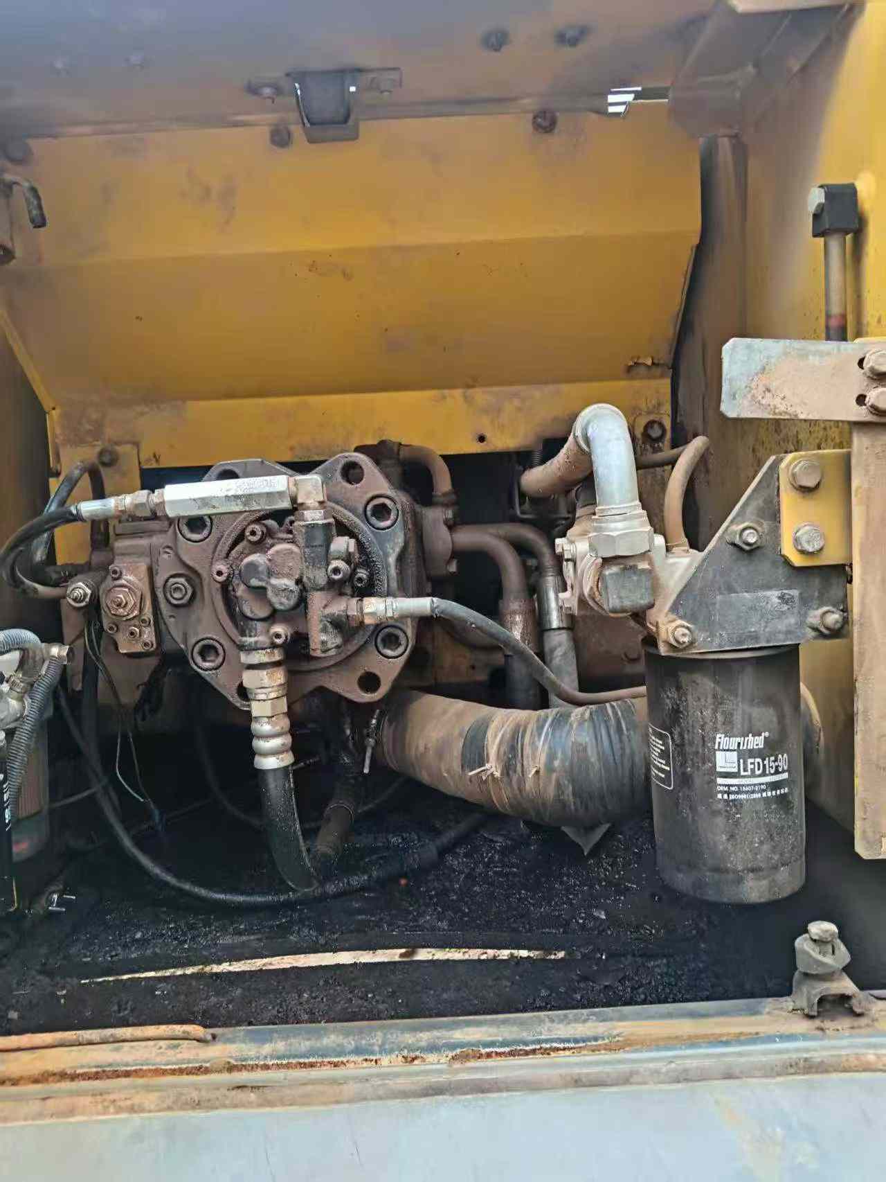 Buy Kobelco SK200 Used Excavator / 4