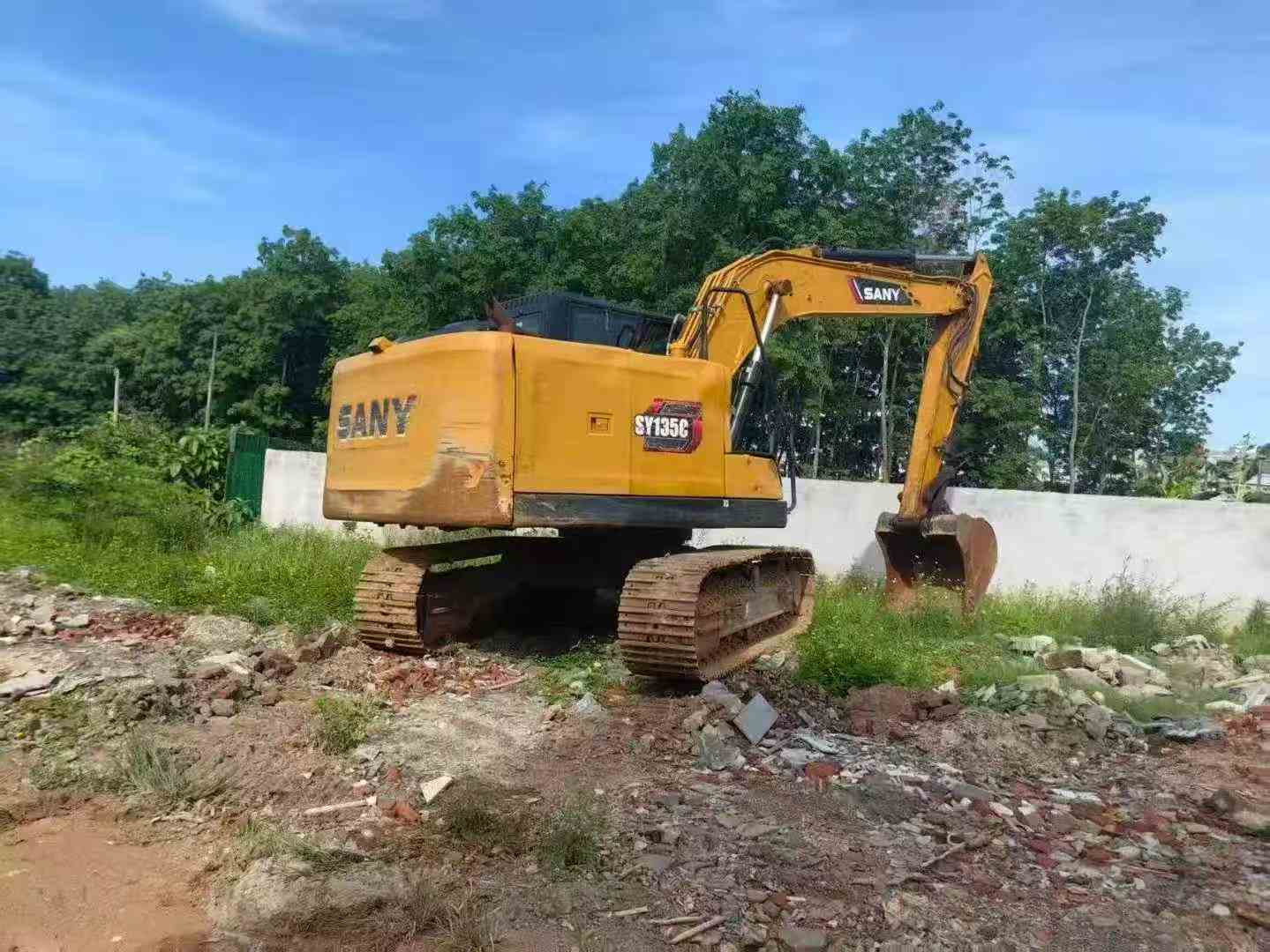 Buy Sany SY135 Used Excavator / 3
