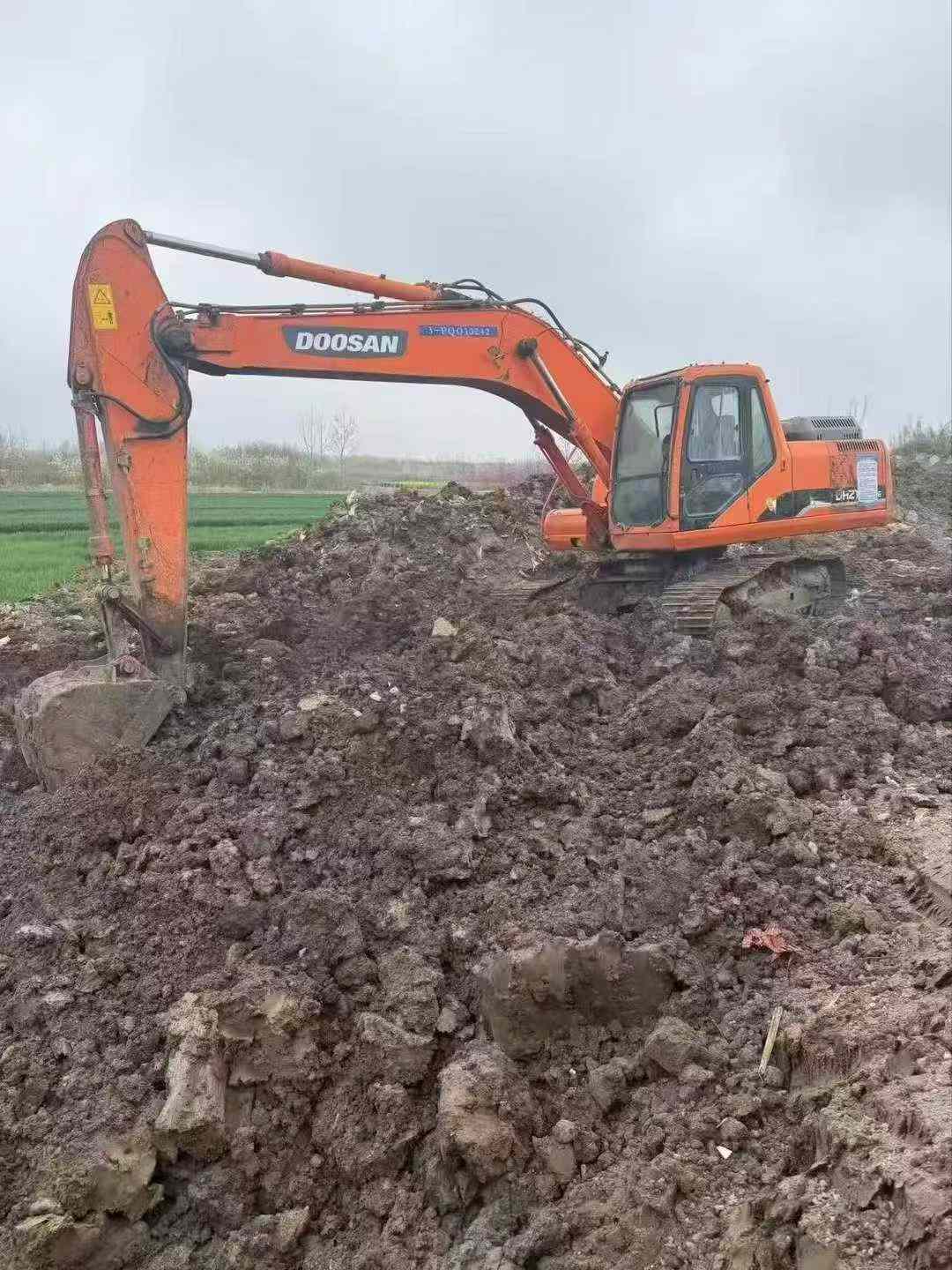Buy Doosan DH215-9 Used Excavator / 4