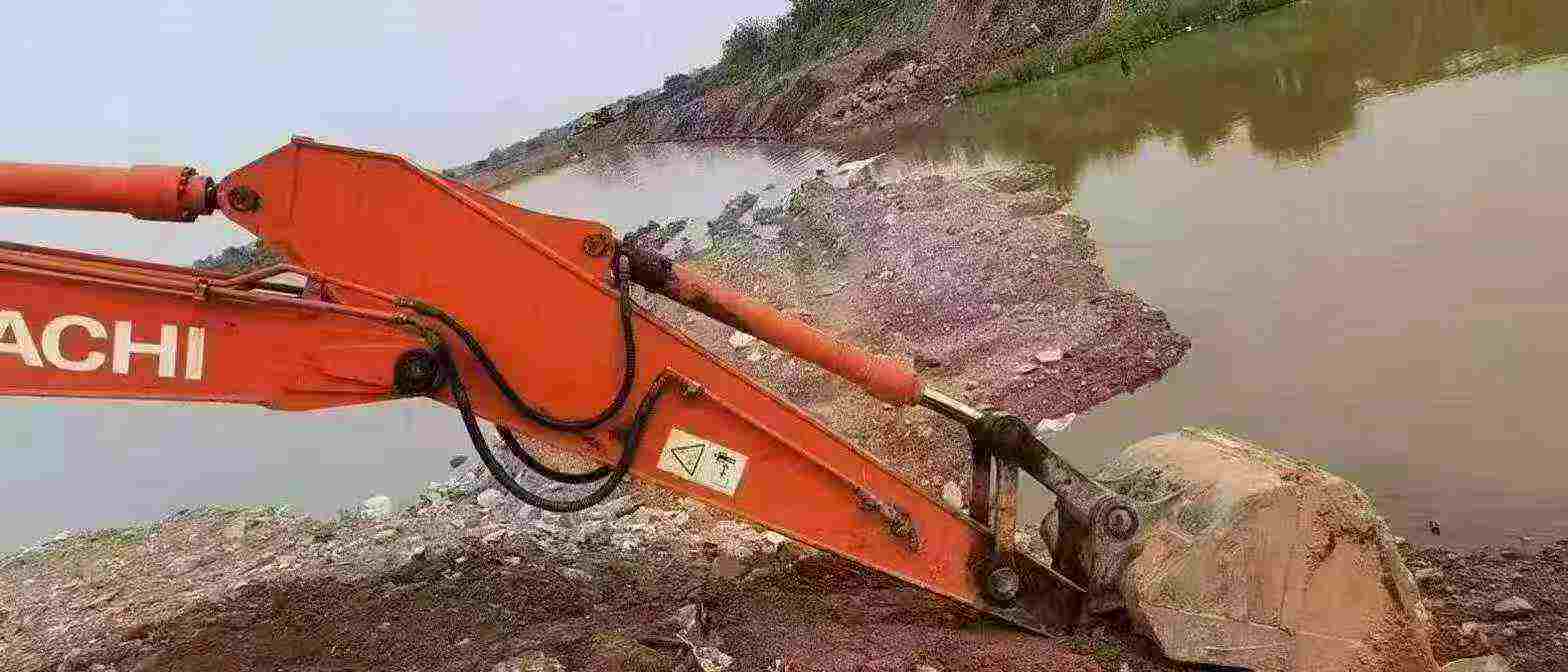 Buy Hitachi ZH200-5A Used Excavator / 7