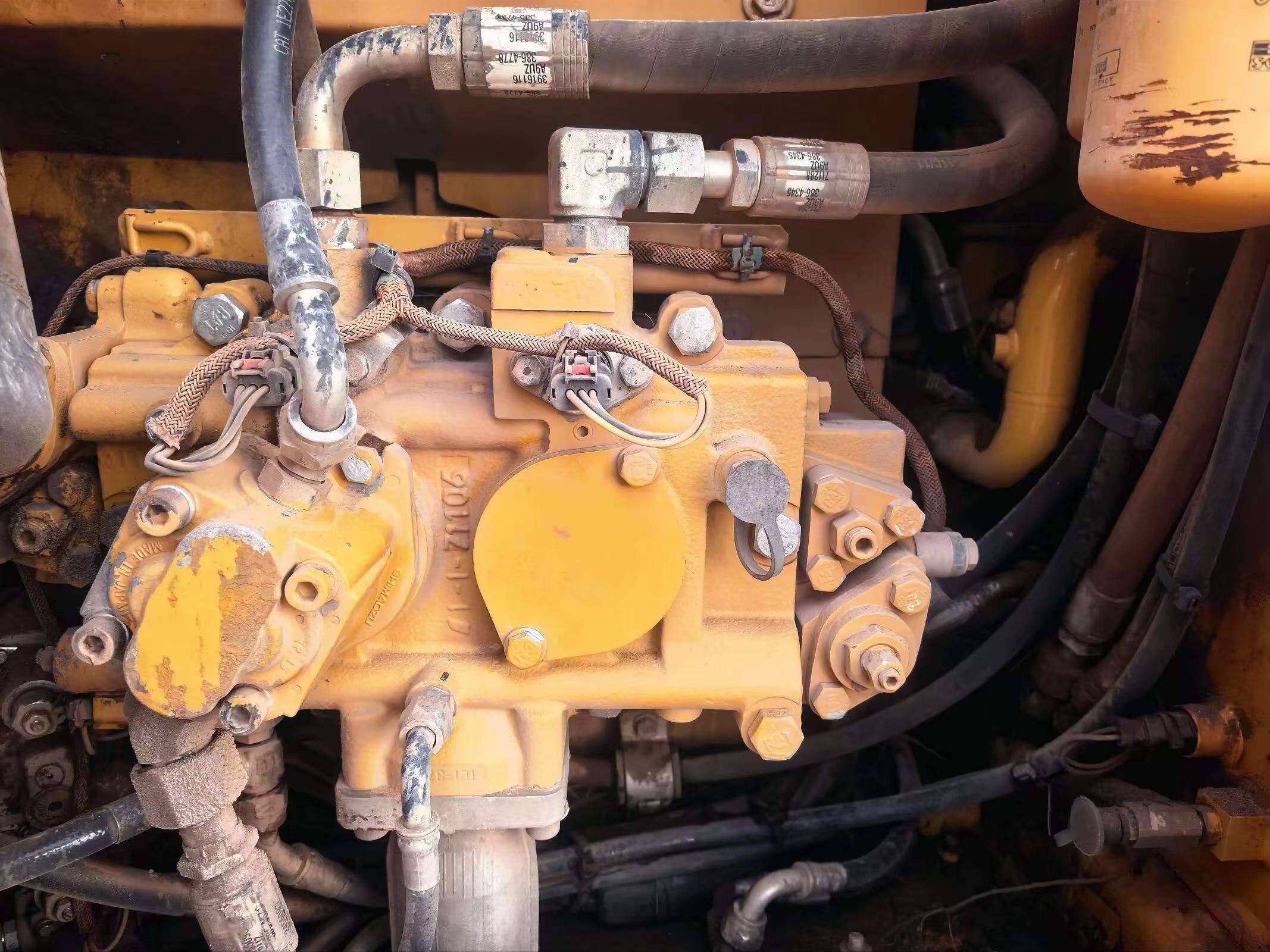 شراء حفارة Caterpillar 313D مستعملة / 5
