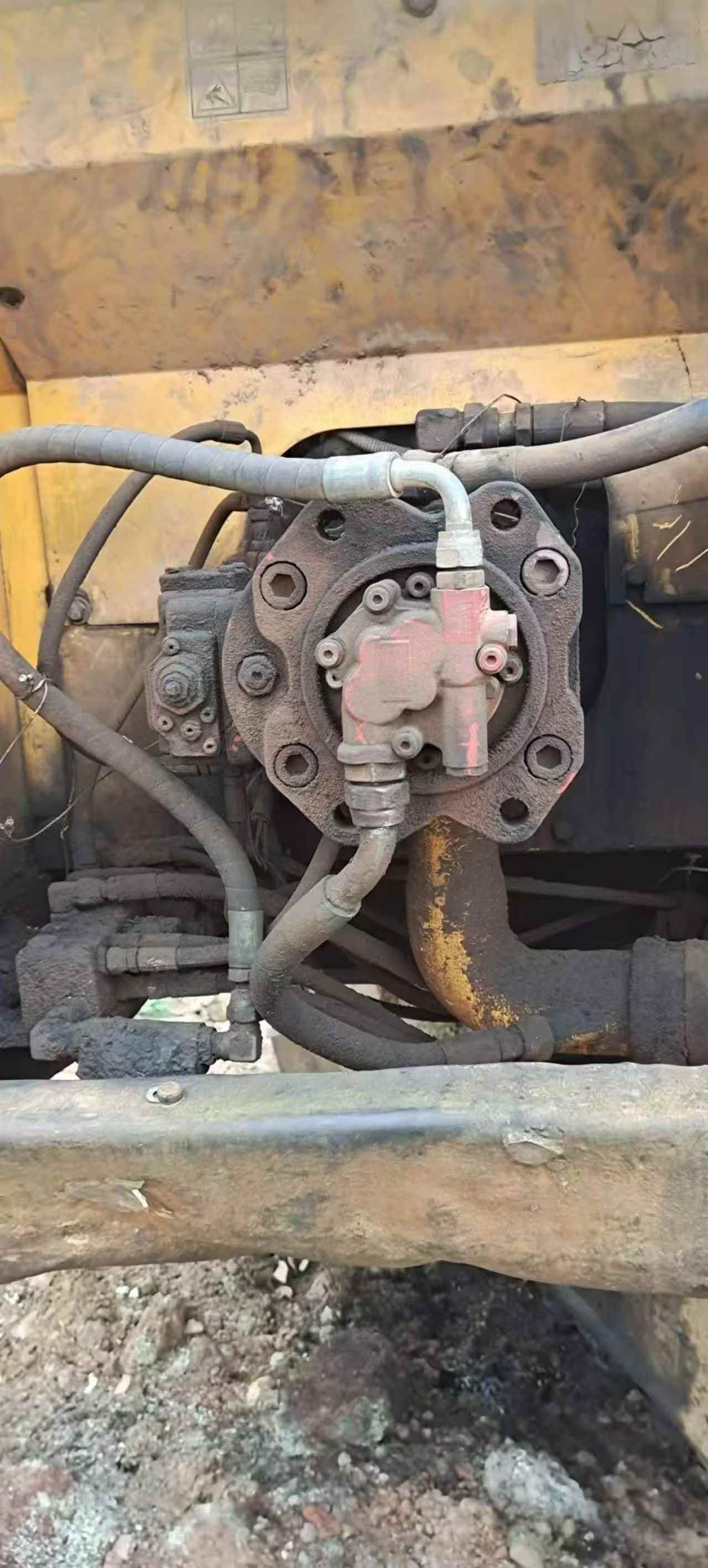 شراء حفارة Hyundai R225-7 مستعملة / 6