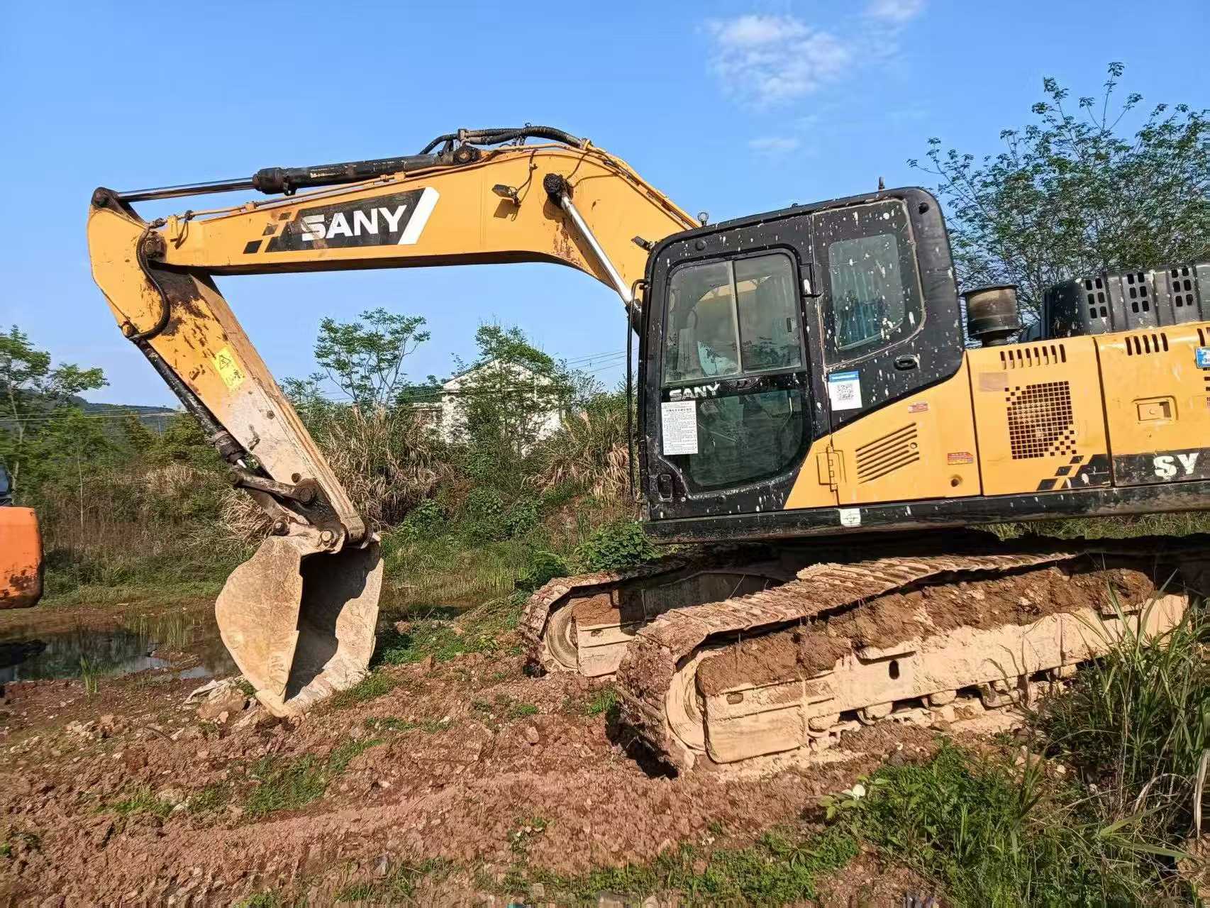 شراء حفارة Sany SY215C مستعملة / 9