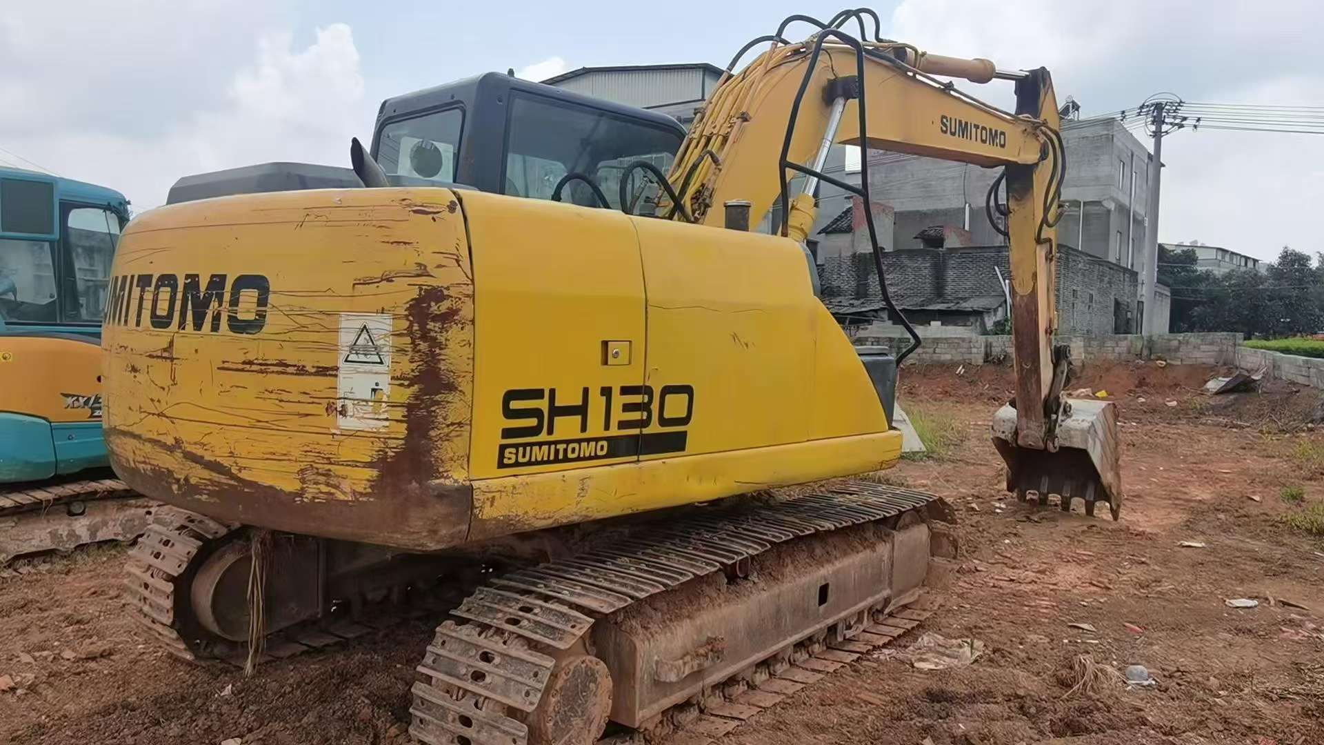 شراء حفارة Sumitomo SH130-3 مستعملة / 3
