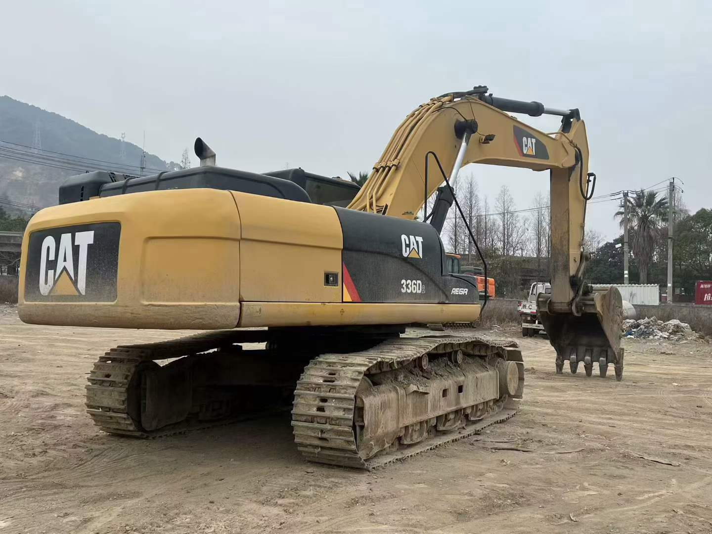 شراء حفارة Caterpillar 336E مستعملة / 3