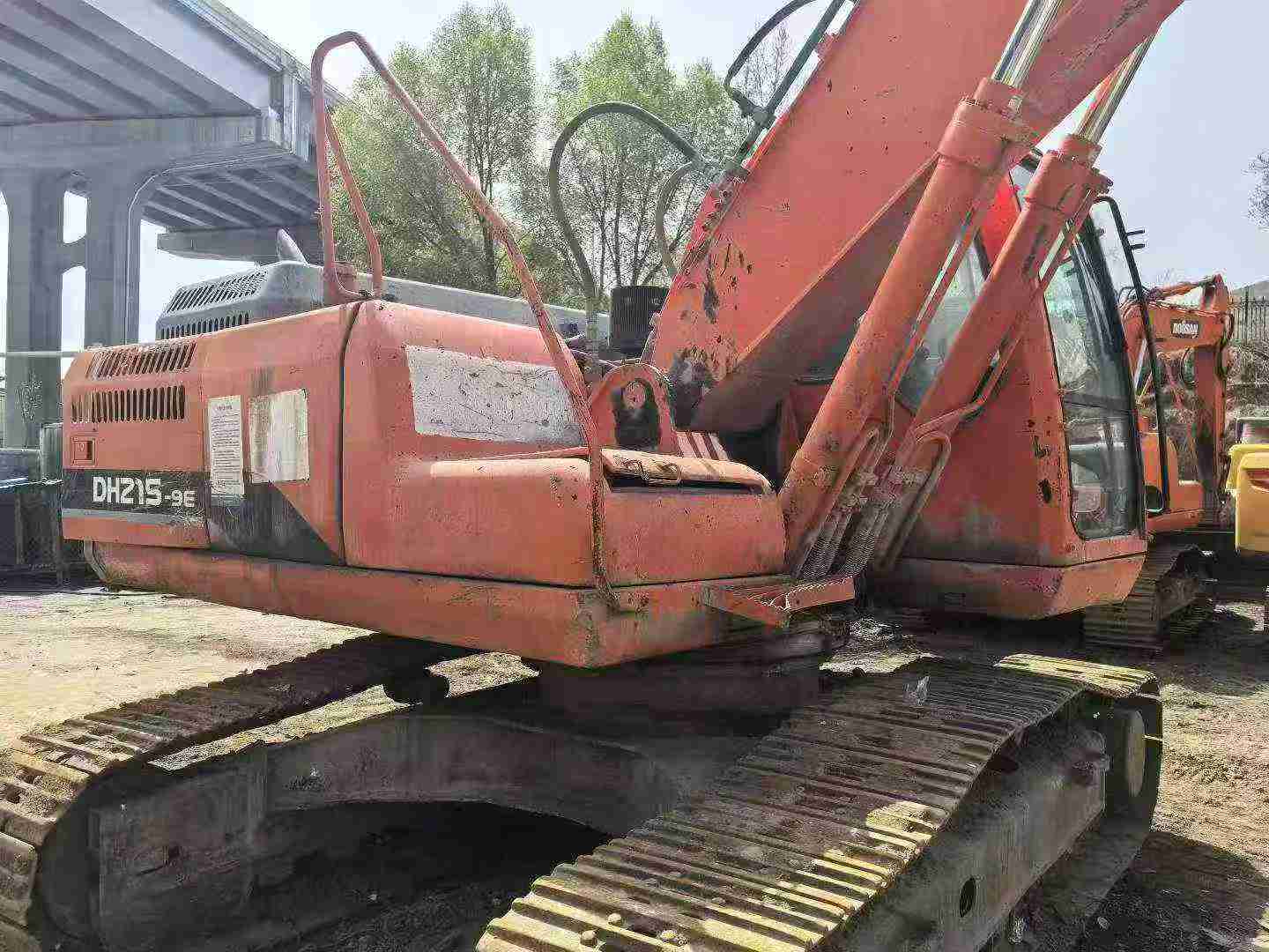 شراء حفارة Doosan DH215-7 مستعملة / 3
