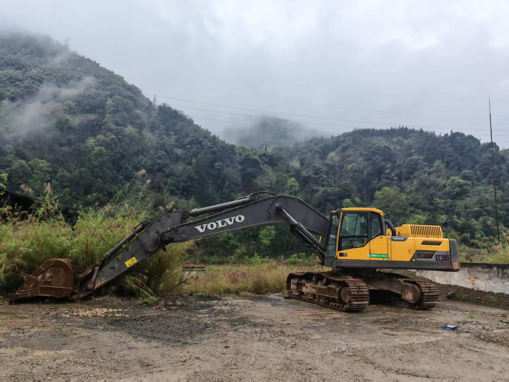 شراء Volvo L350F مستعمل حفارة
