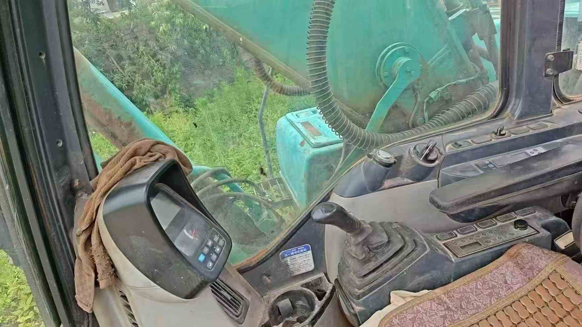 Buy Kobelco SK200-2 Used Excavator / 9