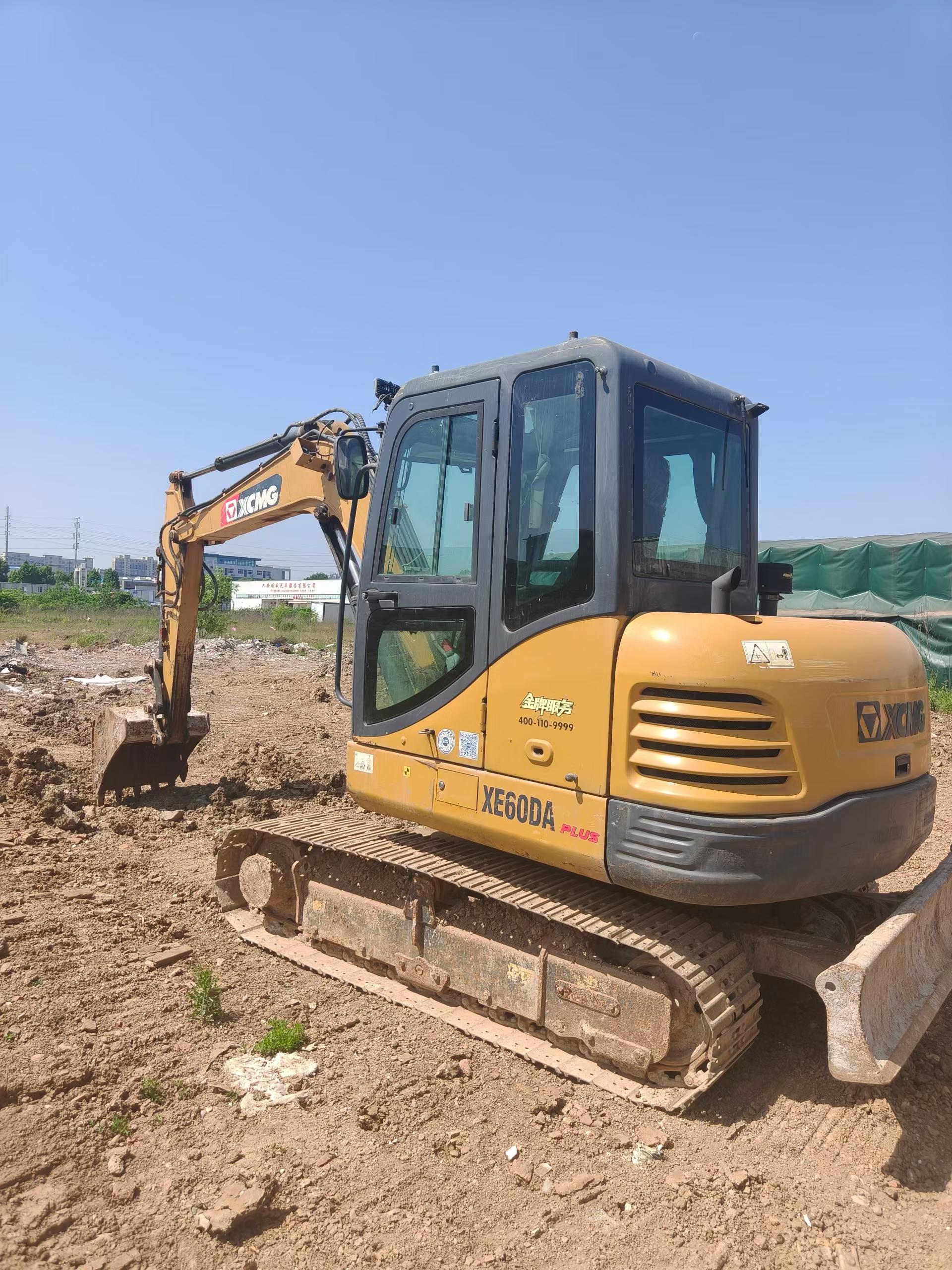 Buy XCMG XE60 Used Excavator / 8