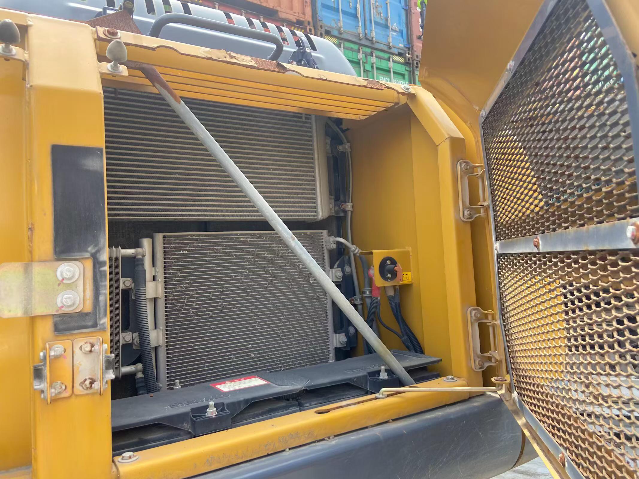شراء حفارة XCMG XE215 مستعملة / 7