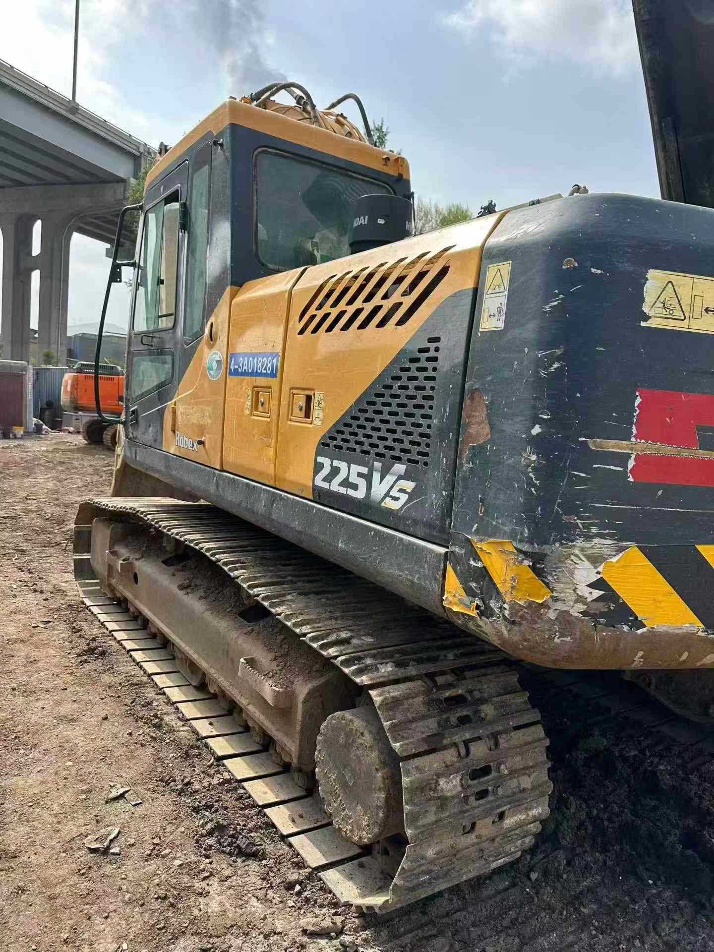 Buy Hyundai R215VS Used Excavator / 6