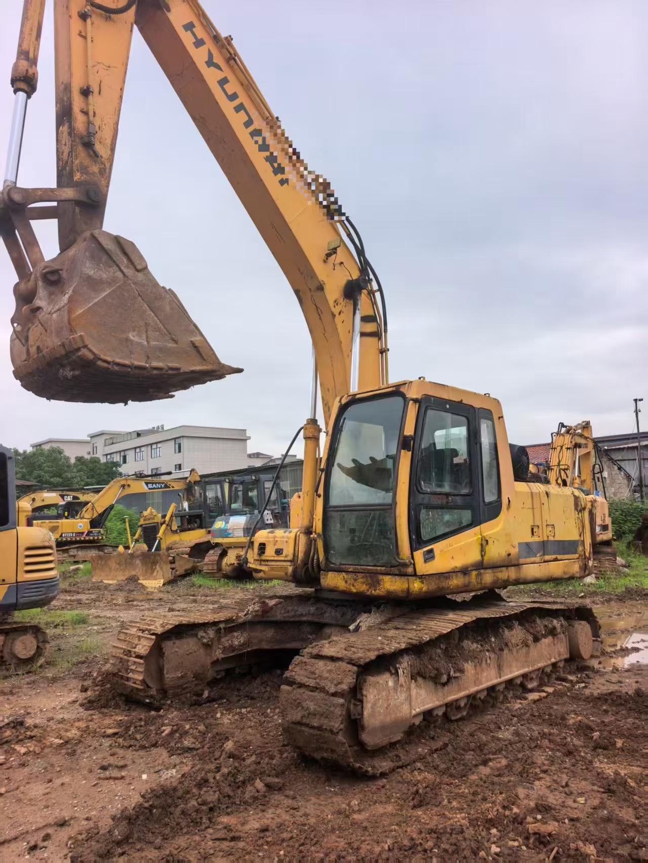 Buy Hyundai R225-7 Used Excavator / 3 Buy Hyundai R225-7 Used Excavator / 3