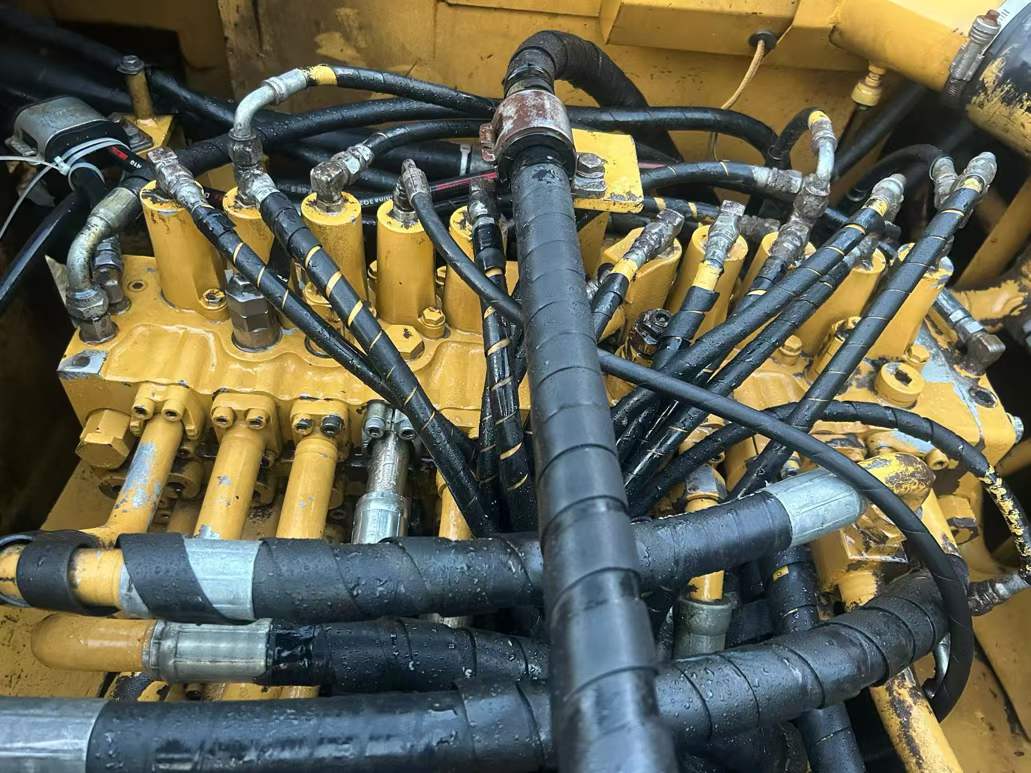شراء حفارة Caterpillar 336E مستعملة / 8