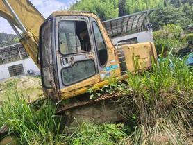 Buy Komatsu PC220-6 Used Excavator / 3 Buy Komatsu PC220-6 Used Excavator / 3