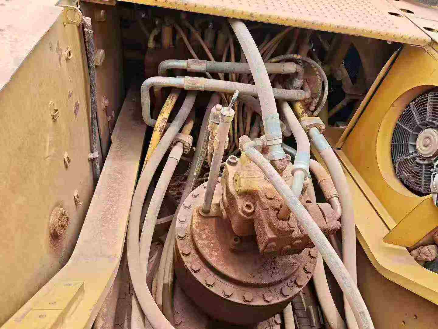 شراء حفارة Caterpillar 336E مستعملة / 7